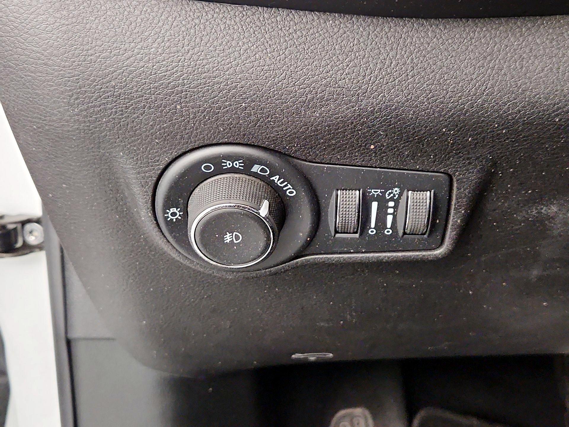 Thumbnail: 2022 Jeep Compass - 13