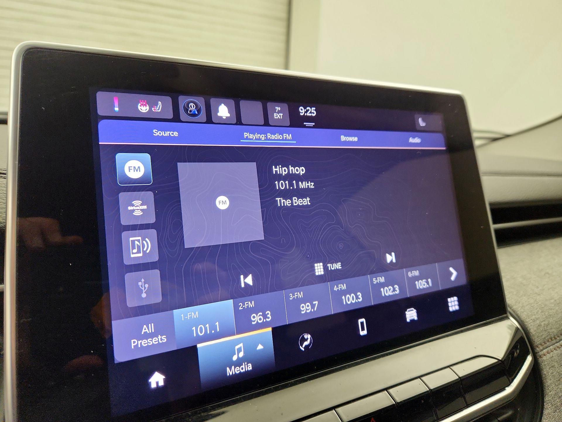 Thumbnail: 2022 Jeep Compass - 15