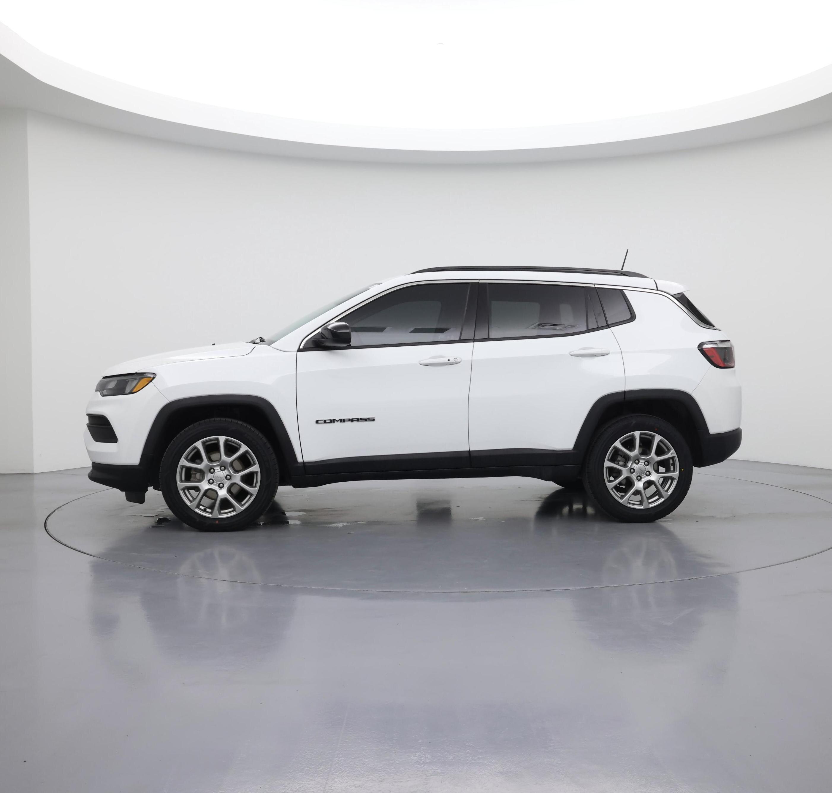 Thumbnail: 2022 Jeep Compass - 3
