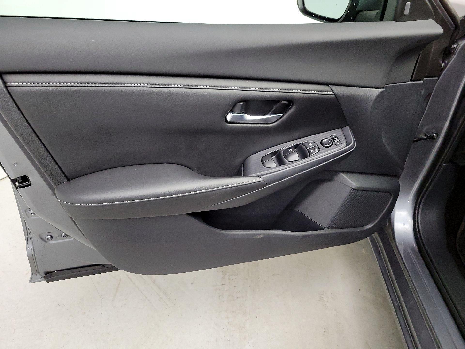 Thumbnail: 2022 Nissan Sentra - 12