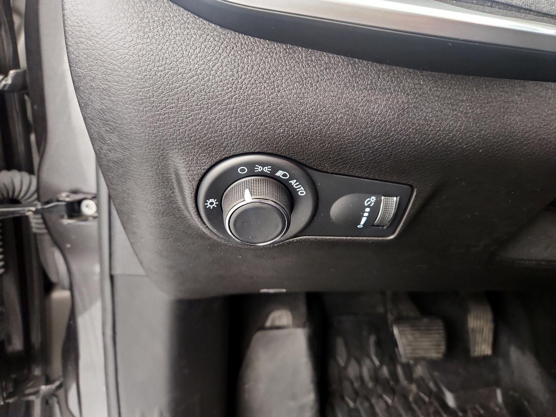 Thumbnail: 2023 Jeep Compass - 13