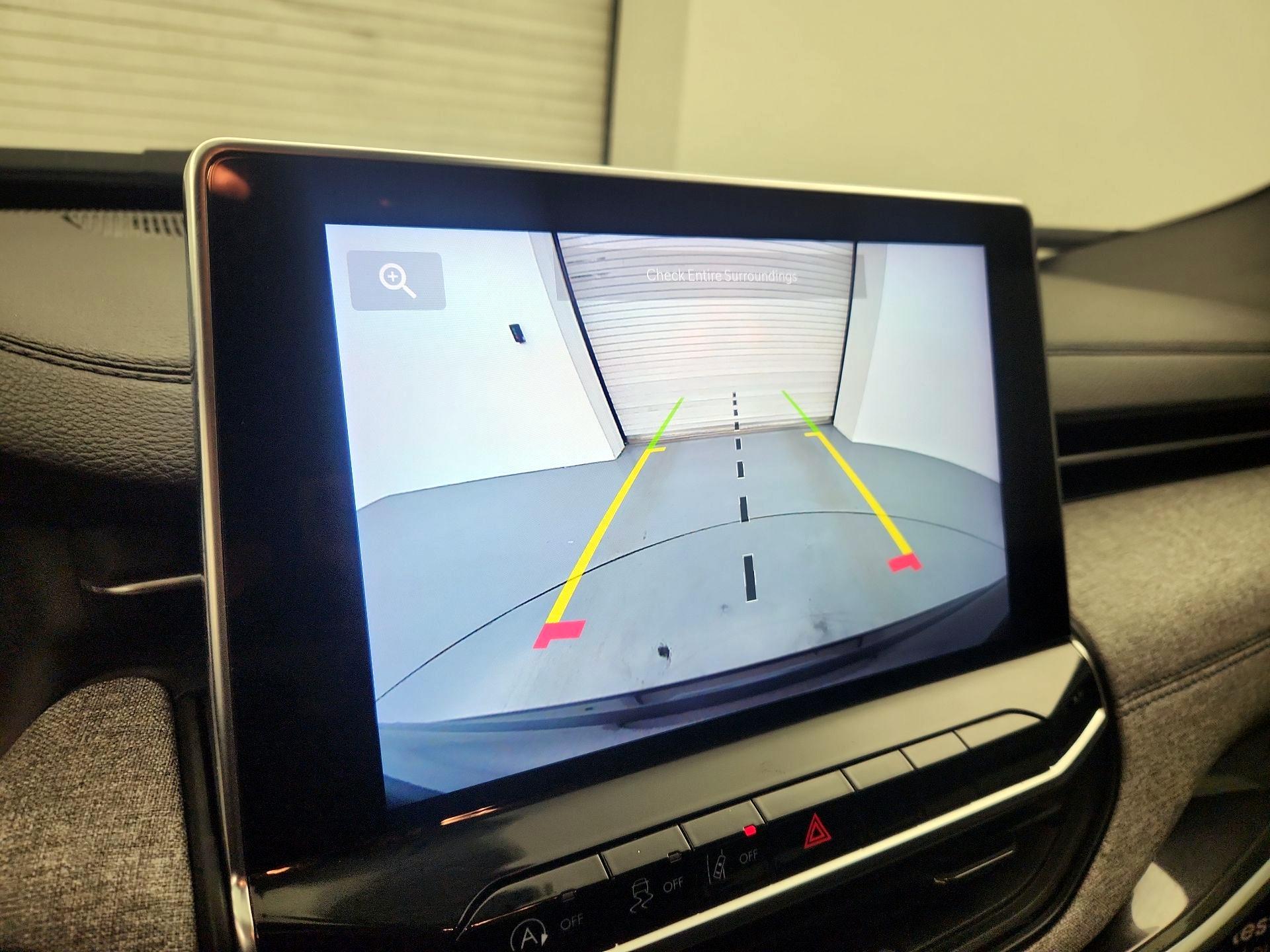 Thumbnail: 2023 Jeep Compass - 14