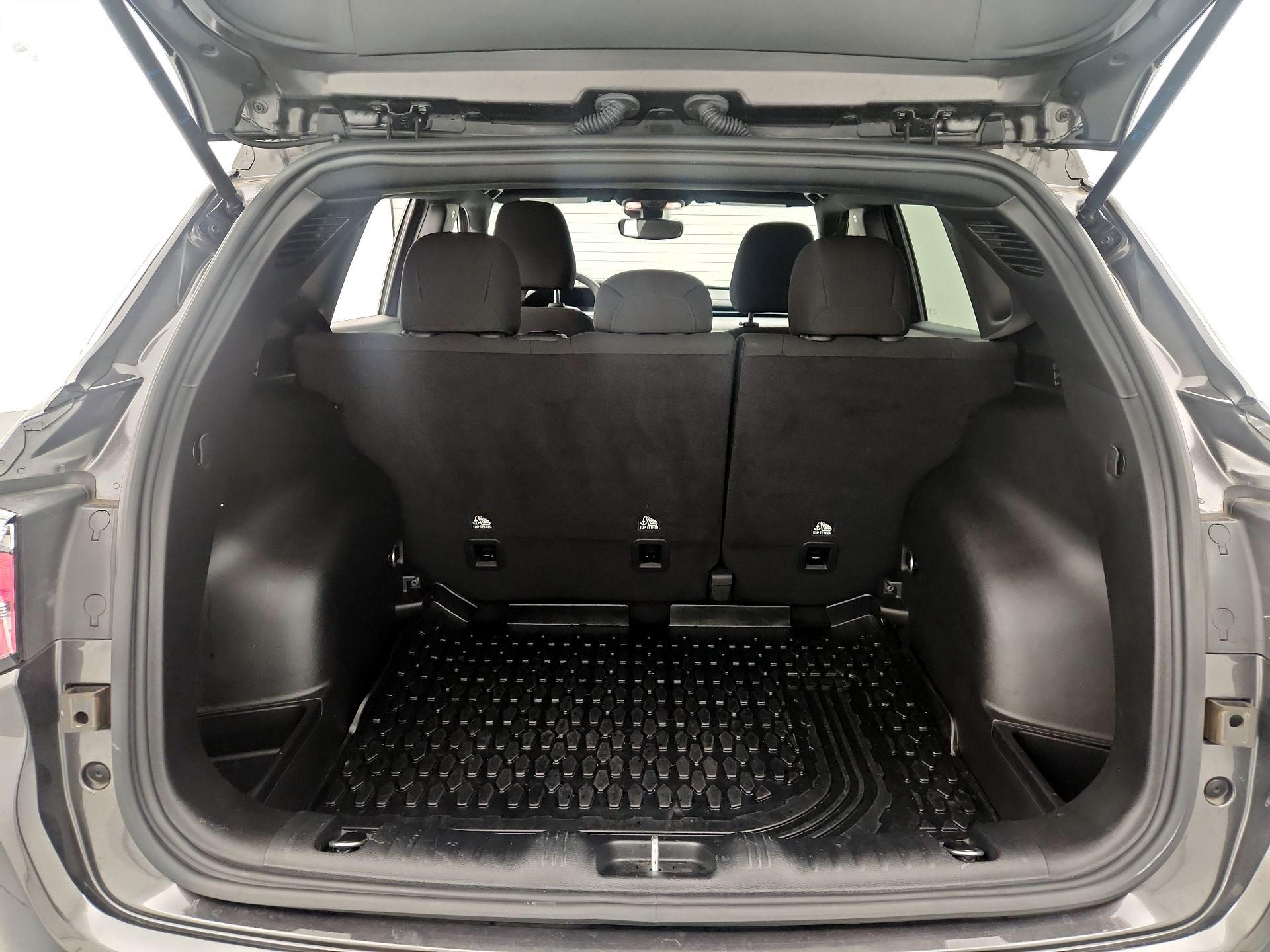 Thumbnail: 2023 Jeep Compass - 20