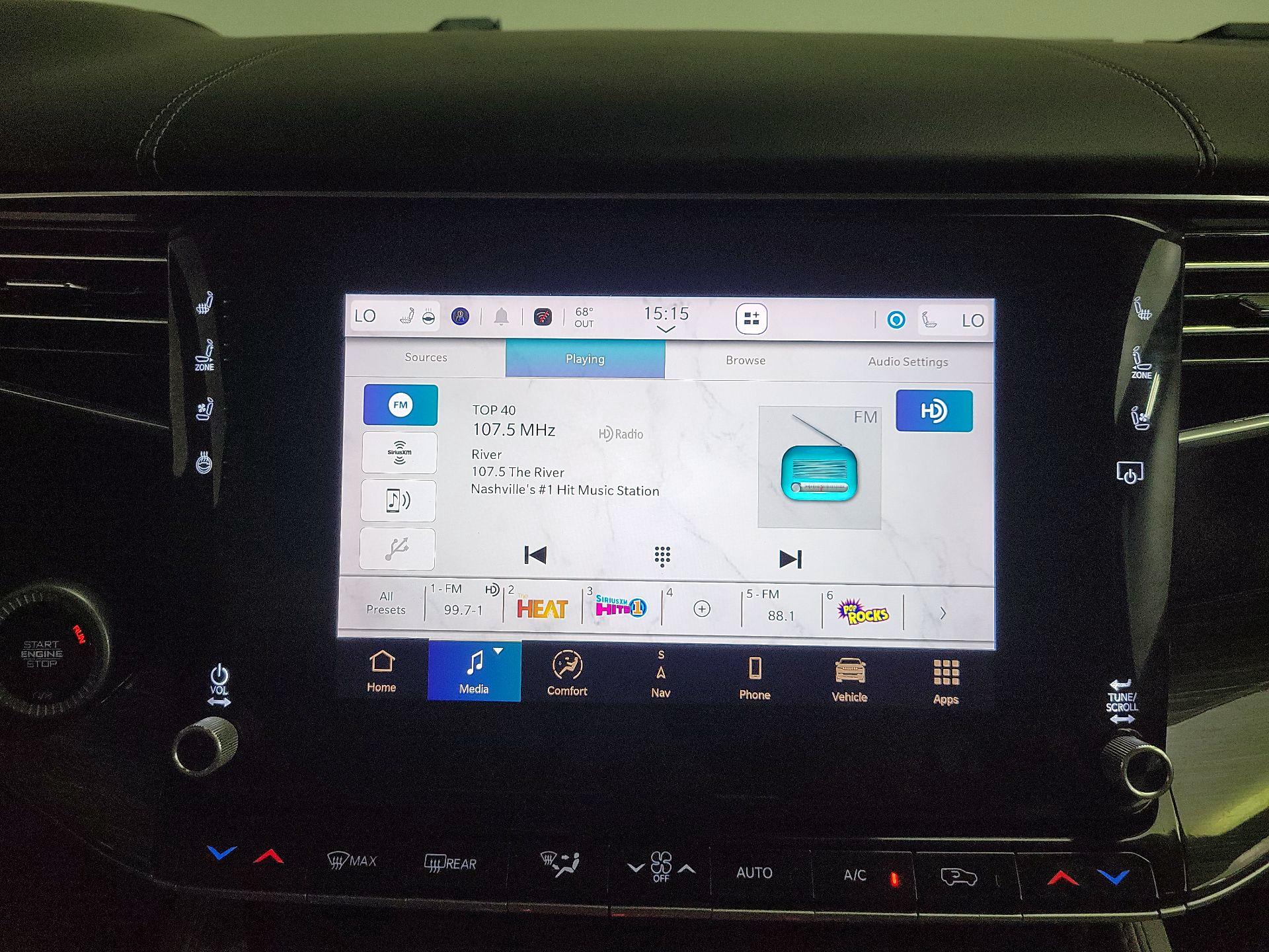 Thumbnail: 2022 Jeep Wagoneer - 16