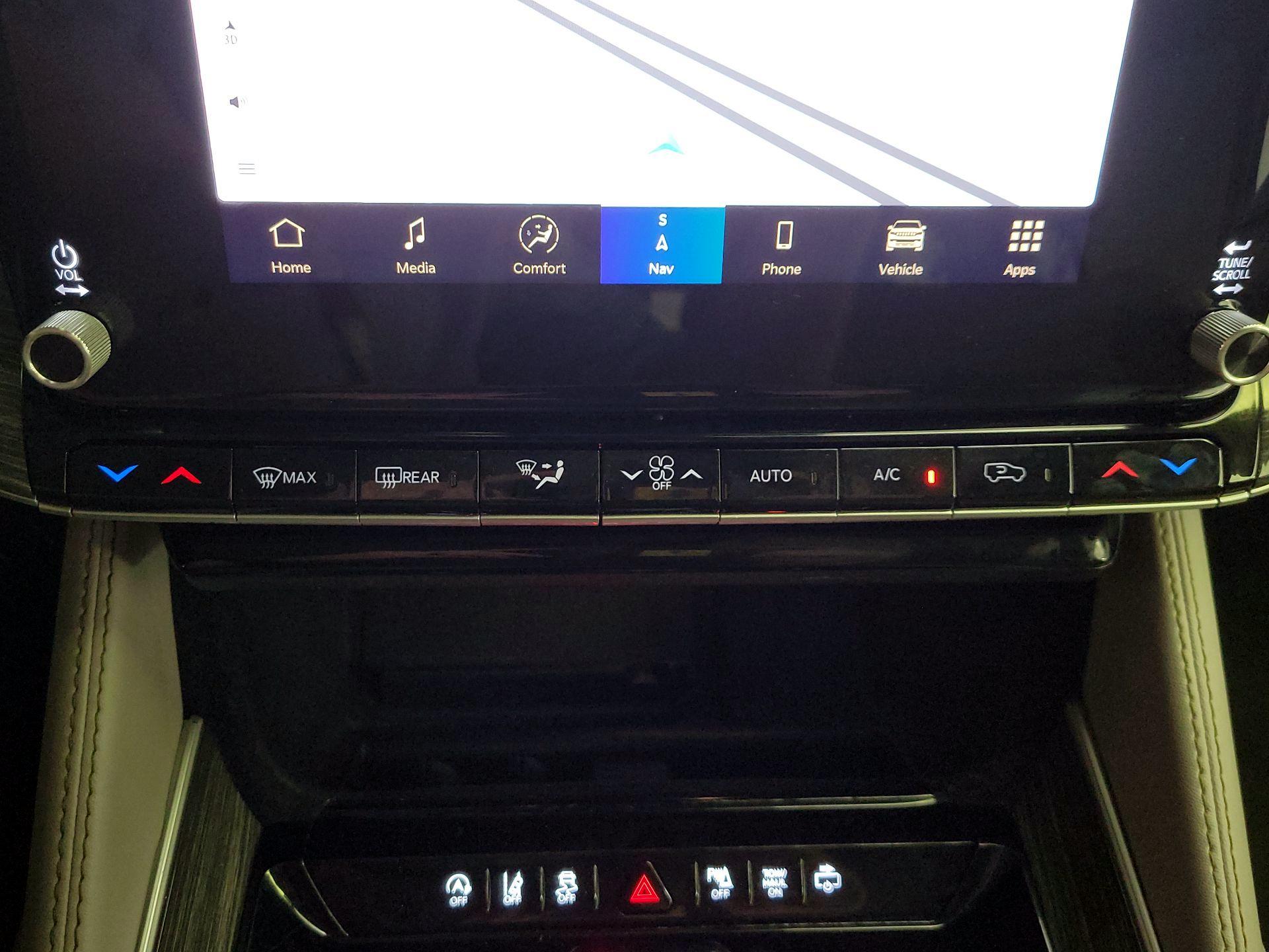 Thumbnail: 2022 Jeep Wagoneer - 17