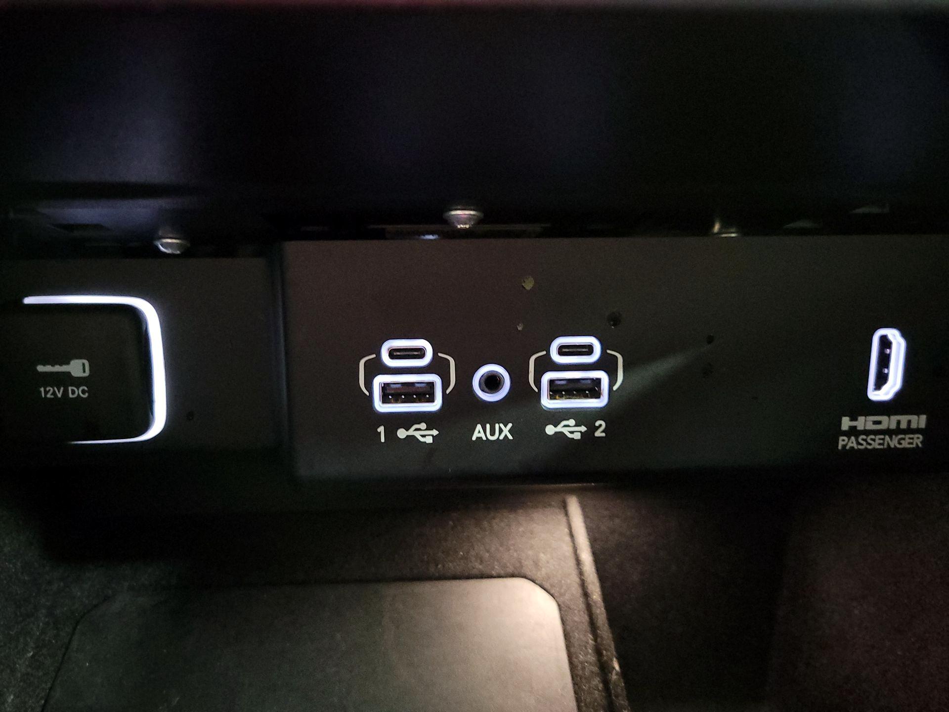 Thumbnail: 2022 Jeep Wagoneer - 19