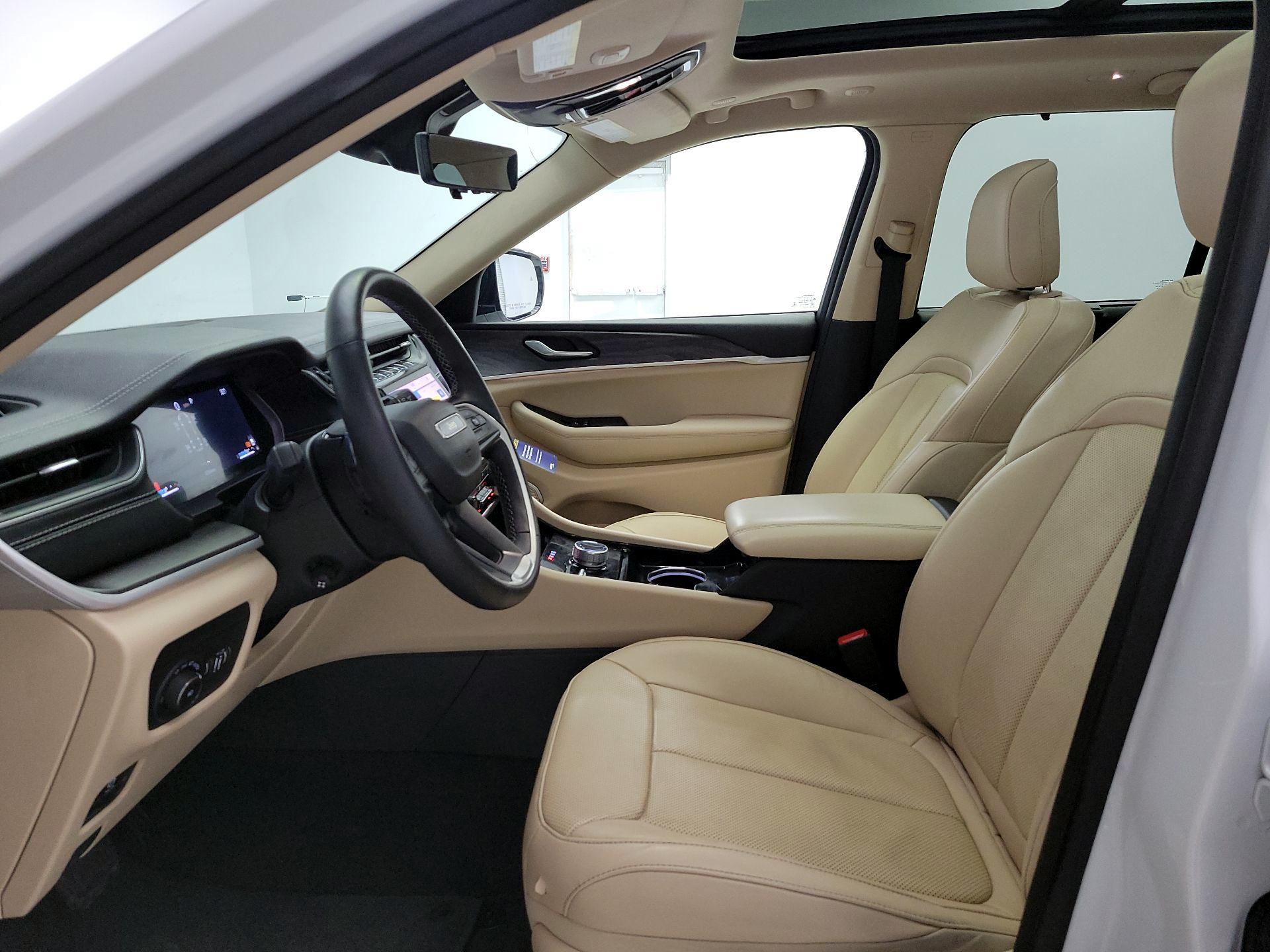 Thumbnail: 2022 Jeep Grand Cherokee - 11