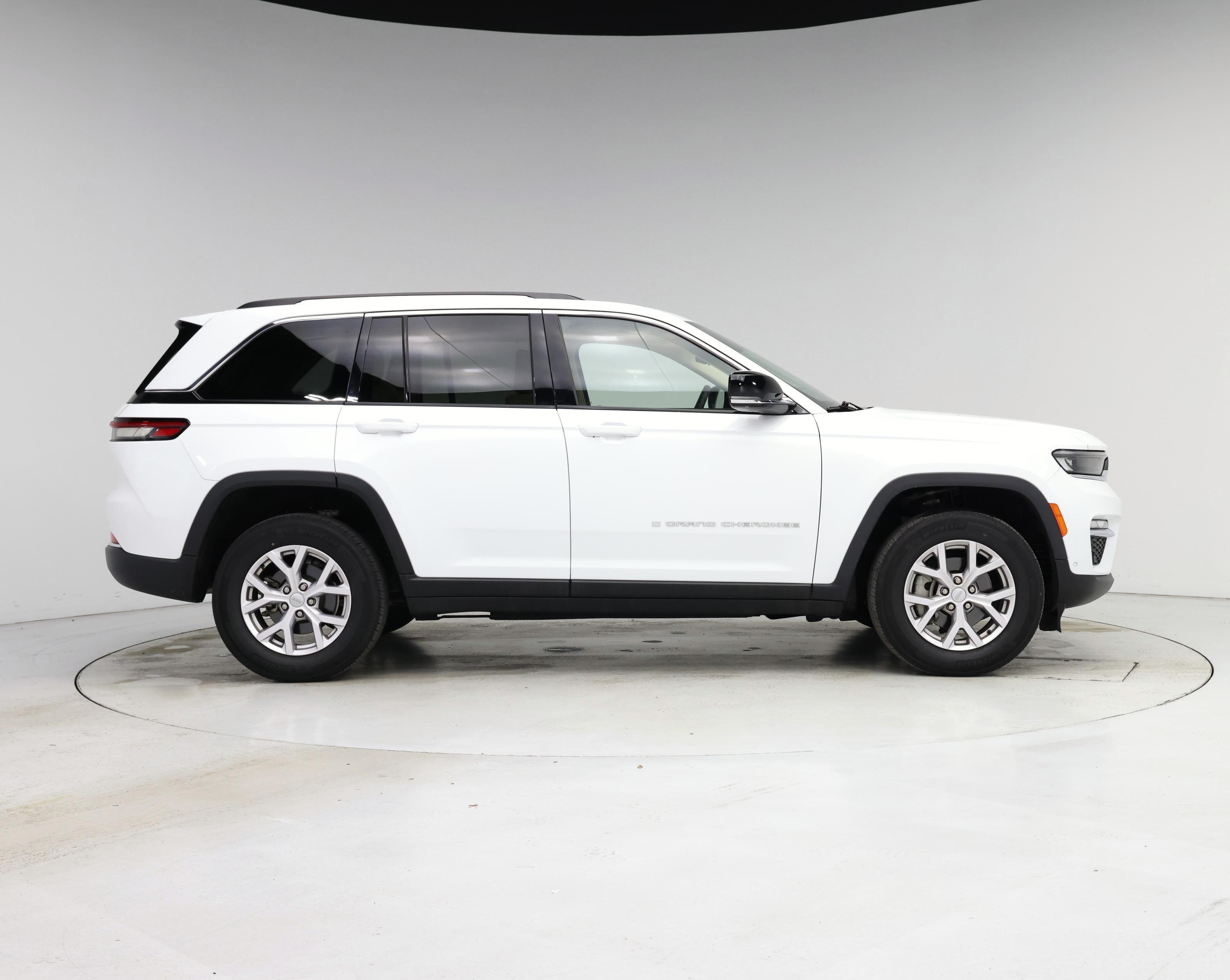 Thumbnail: 2022 Jeep Grand Cherokee - 7