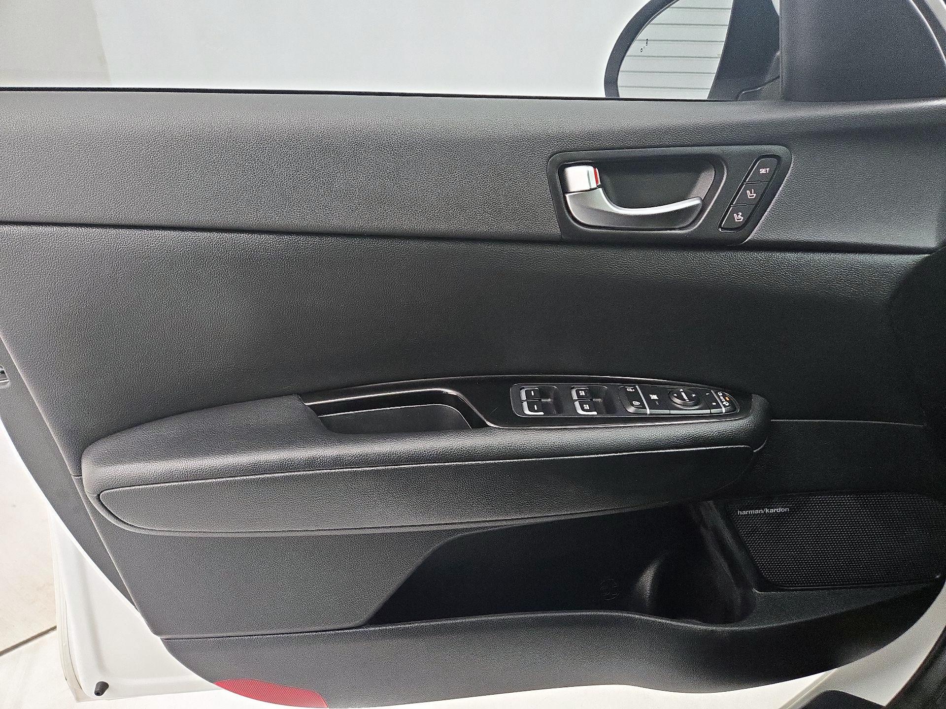 Thumbnail: 2018 Kia Optima - 12