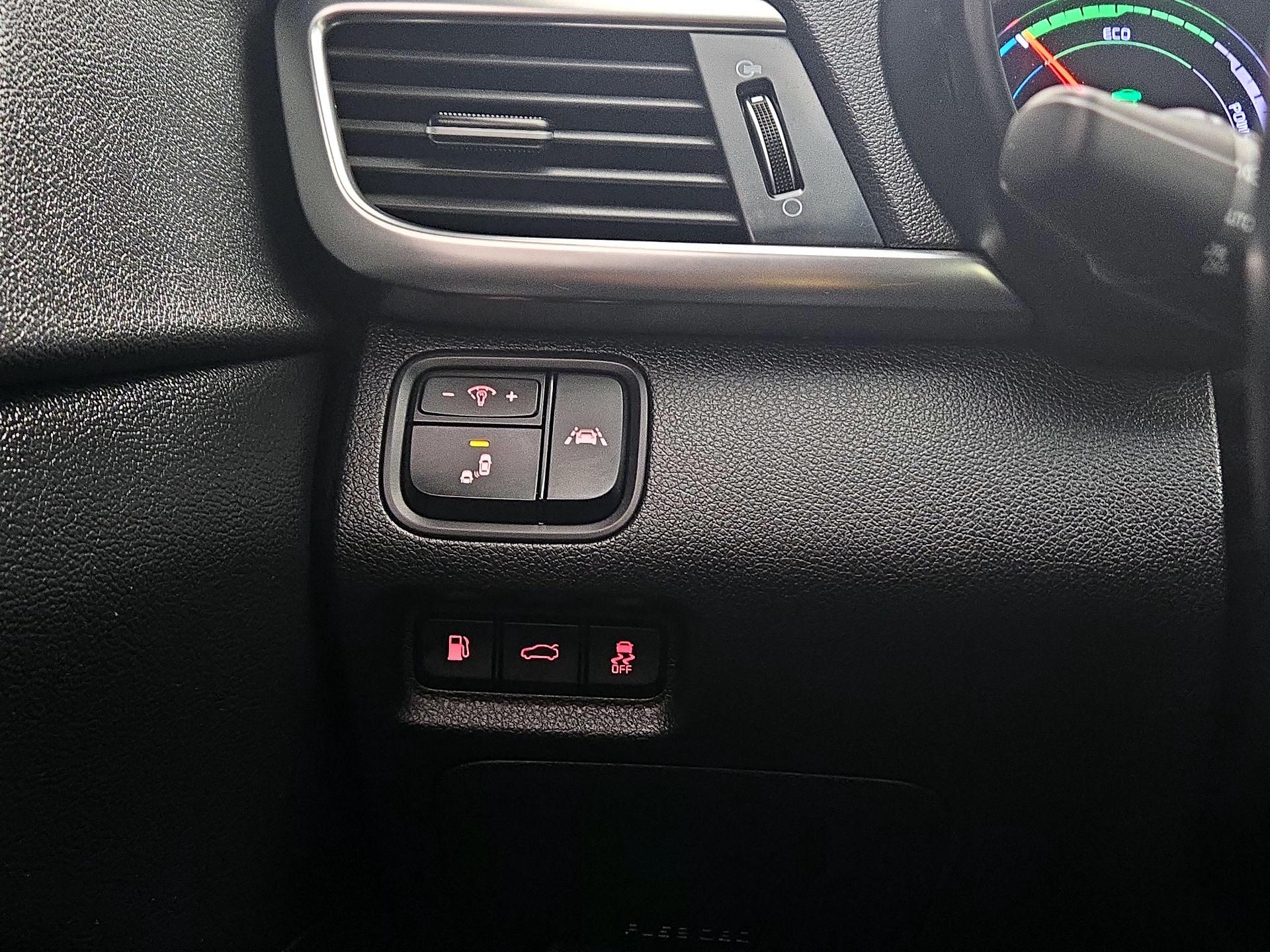 Thumbnail: 2018 Kia Optima - 13