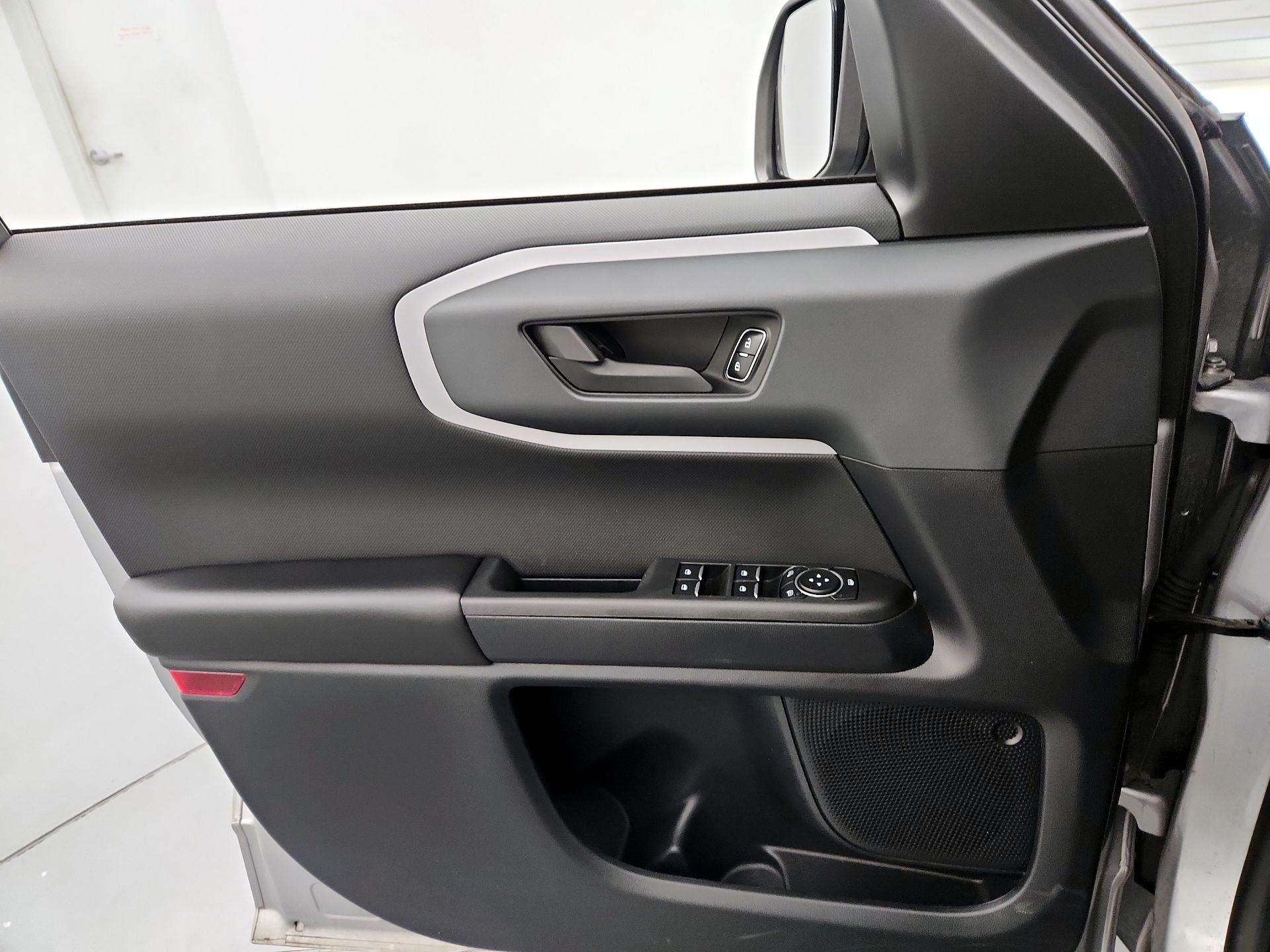 Thumbnail: 2023 Ford Bronco Sport - 12