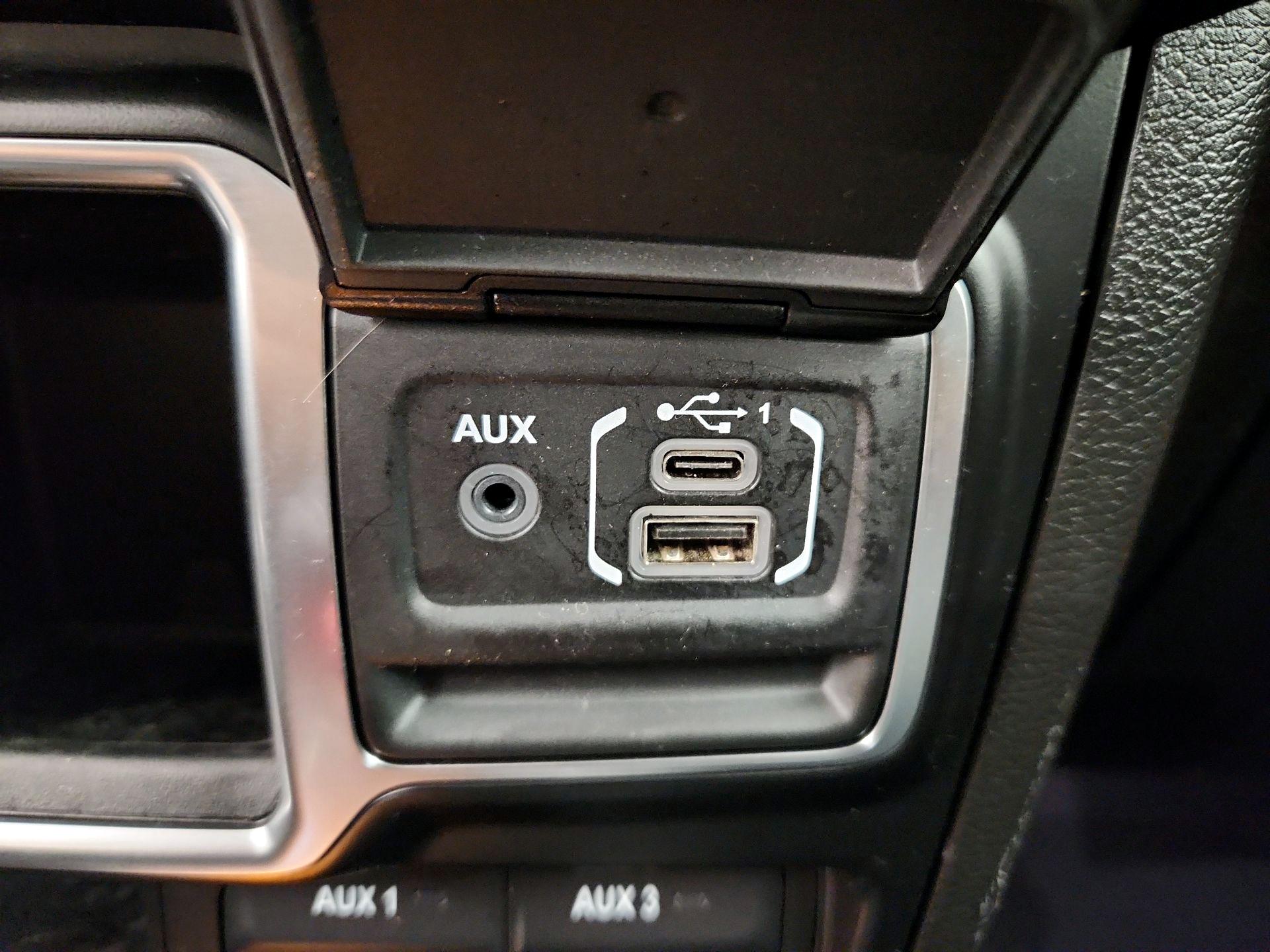 Thumbnail: 2021 Jeep Wrangler - 18