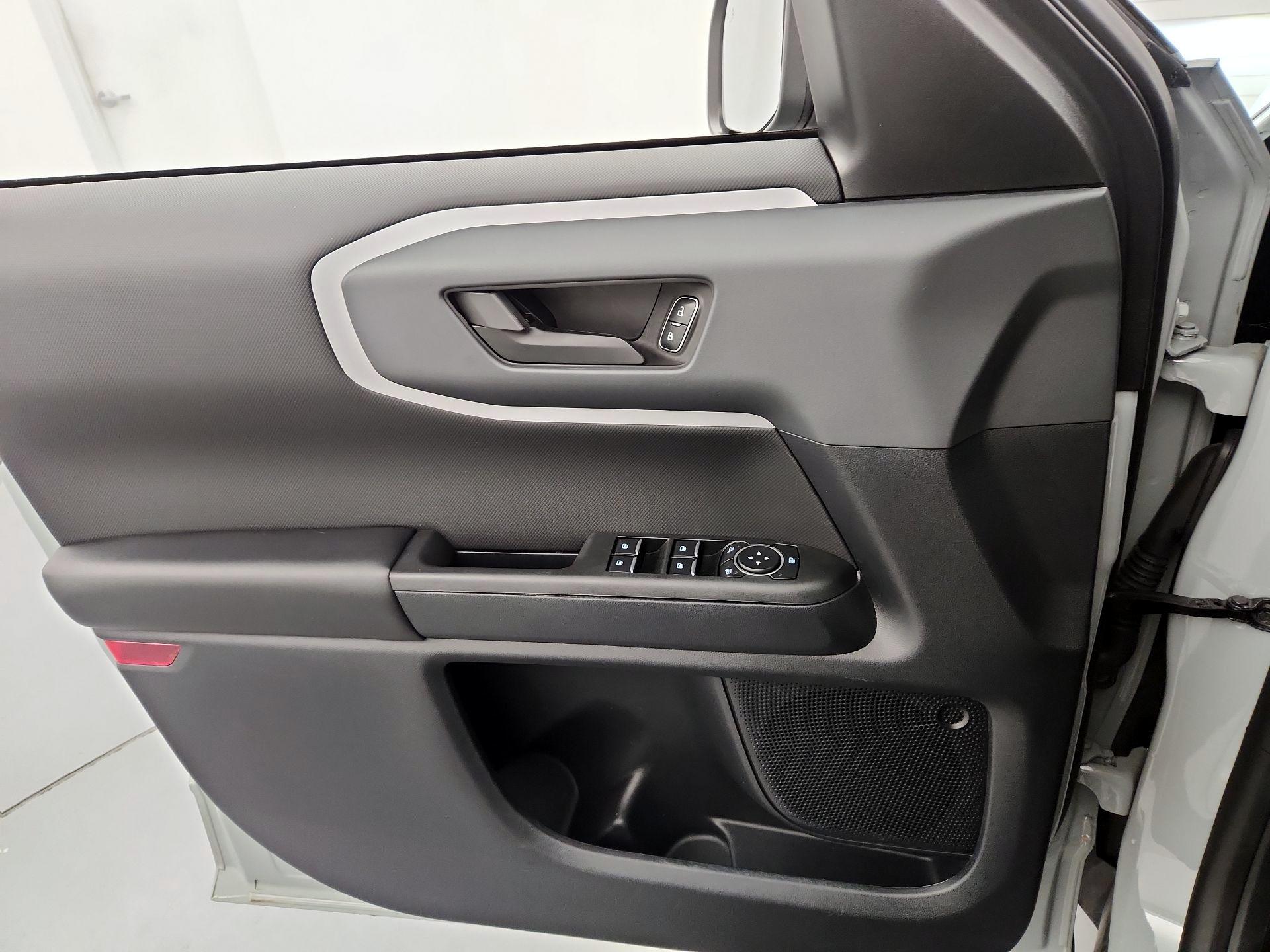 Thumbnail: 2023 Ford Bronco Sport - 12