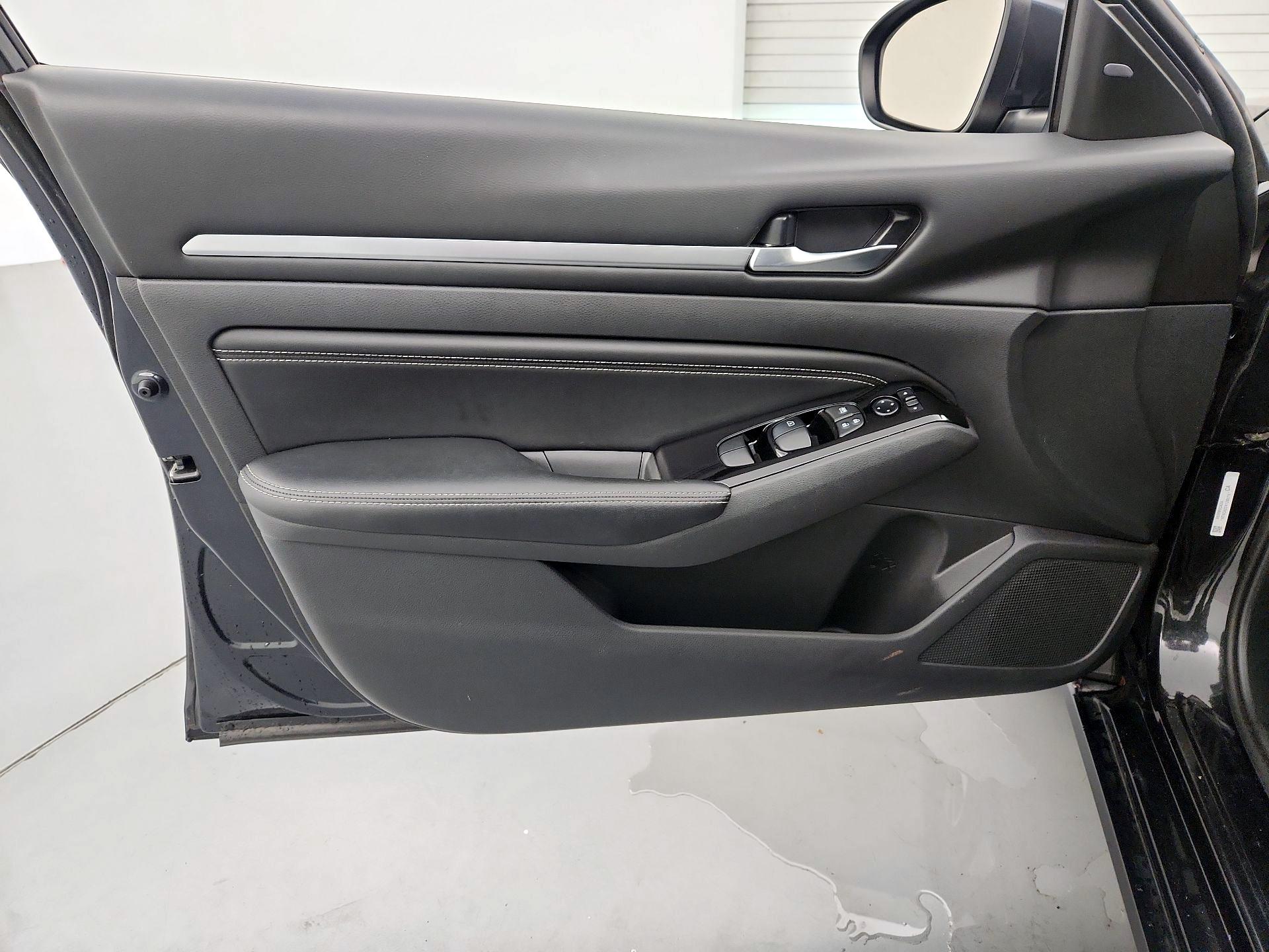 Thumbnail: 2022 Nissan Altima - 12