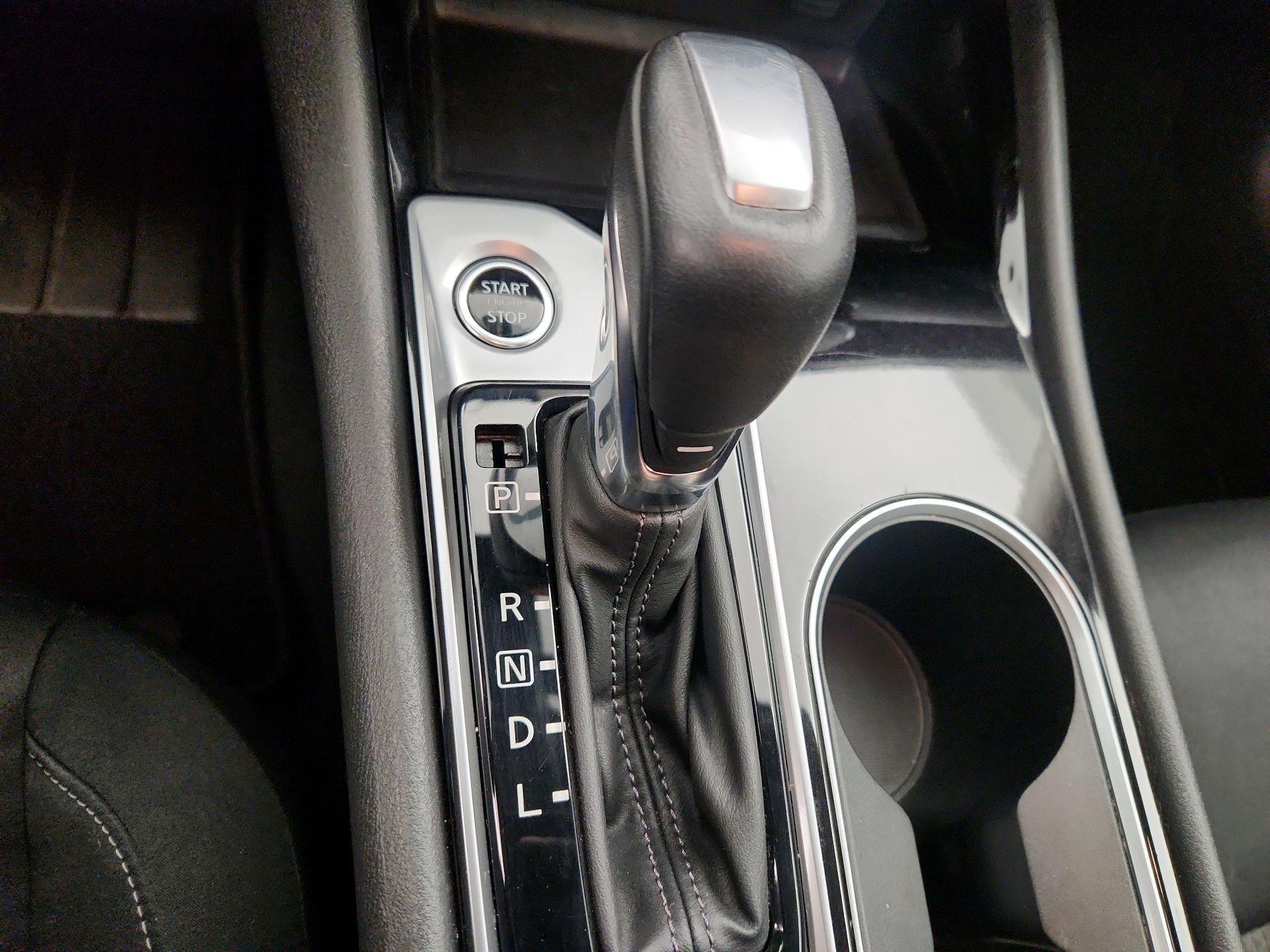 Thumbnail: 2022 Nissan Altima - 17