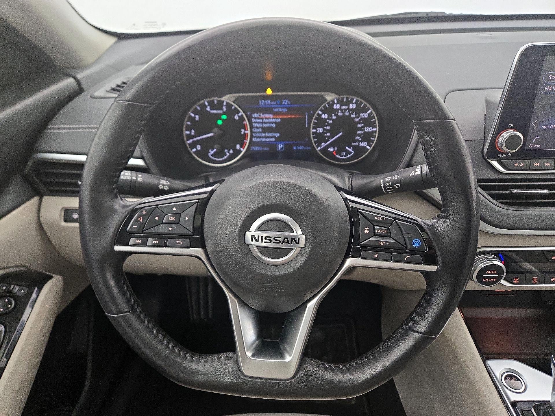 Thumbnail: 2020 Nissan Altima - 10