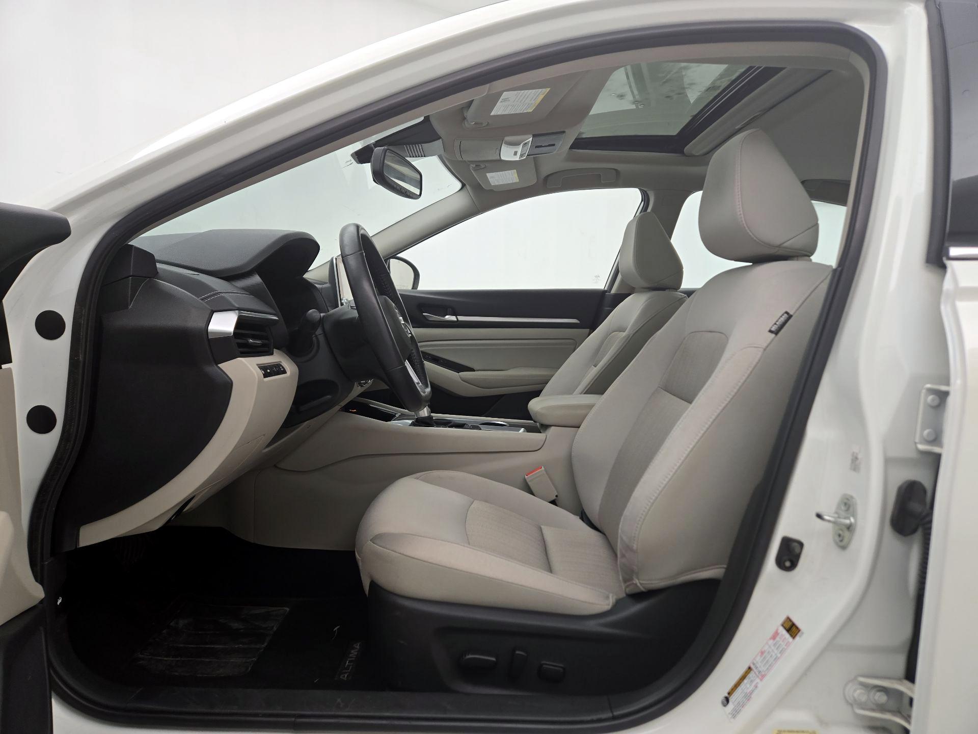 Thumbnail: 2020 Nissan Altima - 11