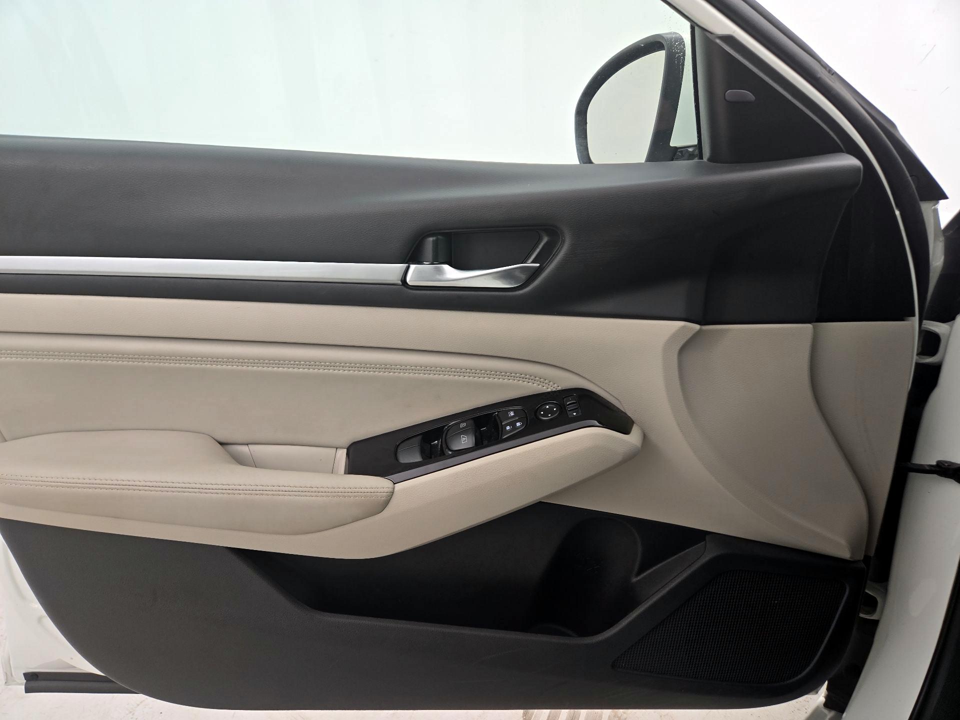 Thumbnail: 2020 Nissan Altima - 12