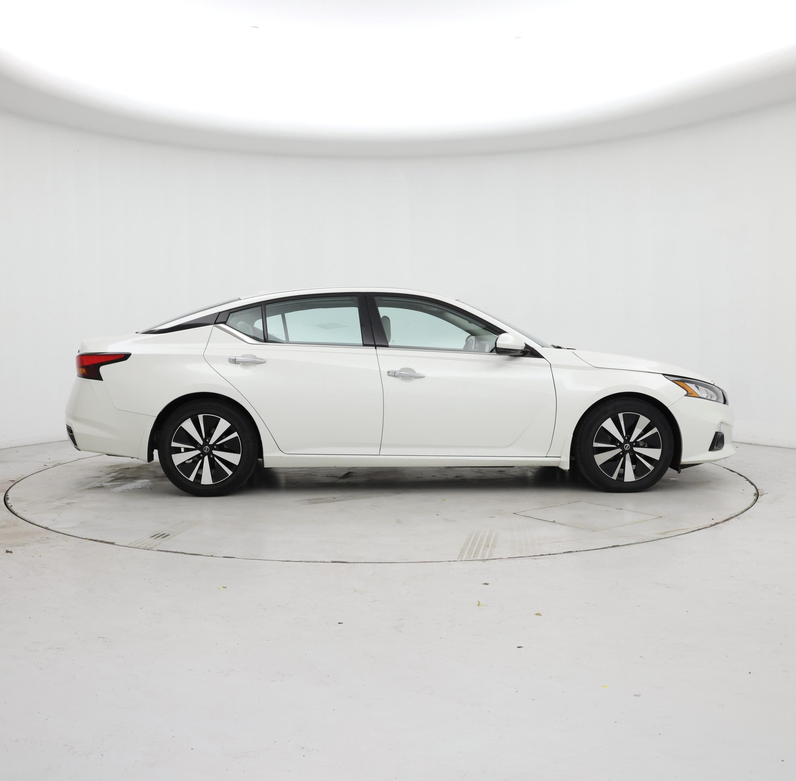 Thumbnail: 2020 Nissan Altima - 7