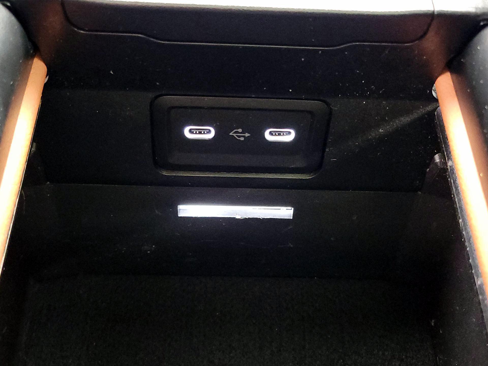 Thumbnail: 2024 Mercedes-Benz C-Class - 18