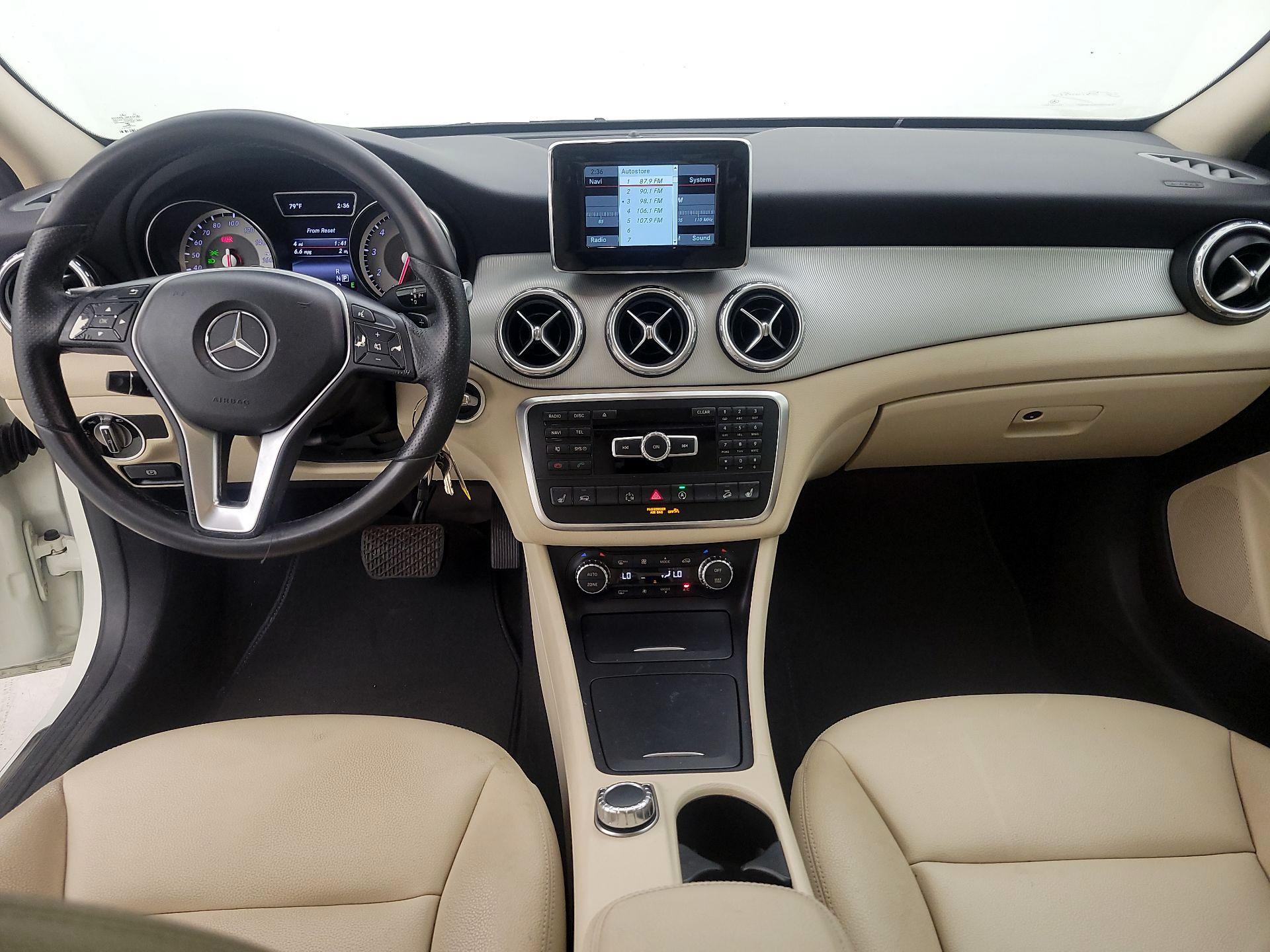 Thumbnail: 2015 Mercedes-Benz GLA - 9