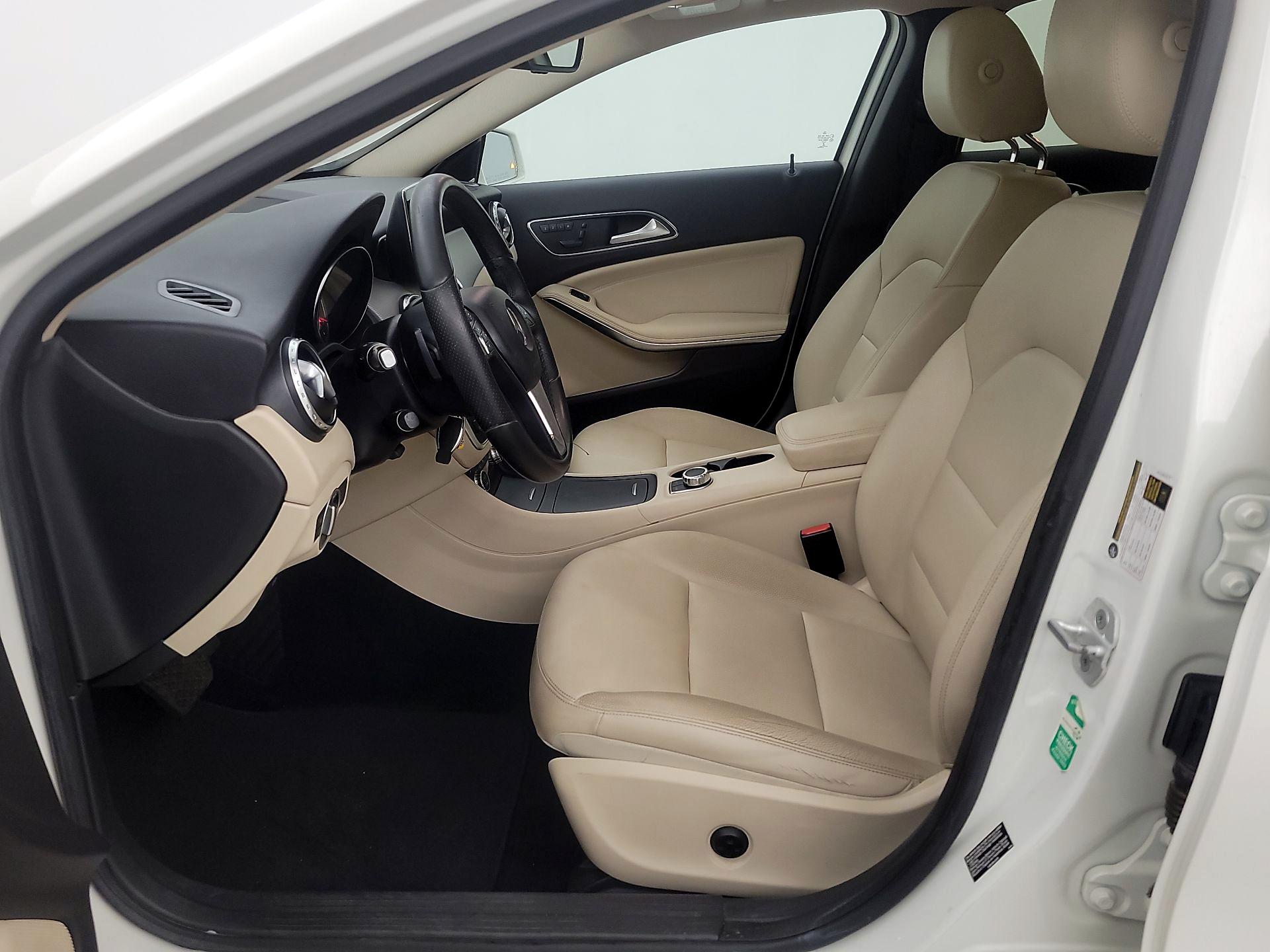 Thumbnail: 2015 Mercedes-Benz GLA - 11
