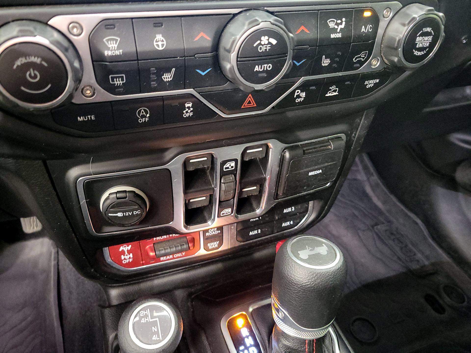 Thumbnail: 2021 Jeep Wrangler - 14