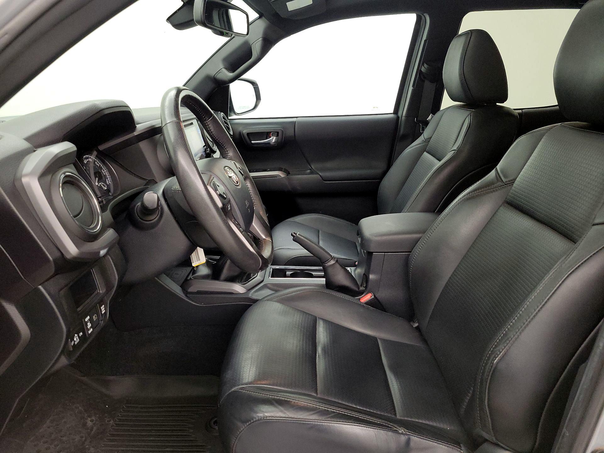 Thumbnail: 2019 Toyota Tacoma - 11