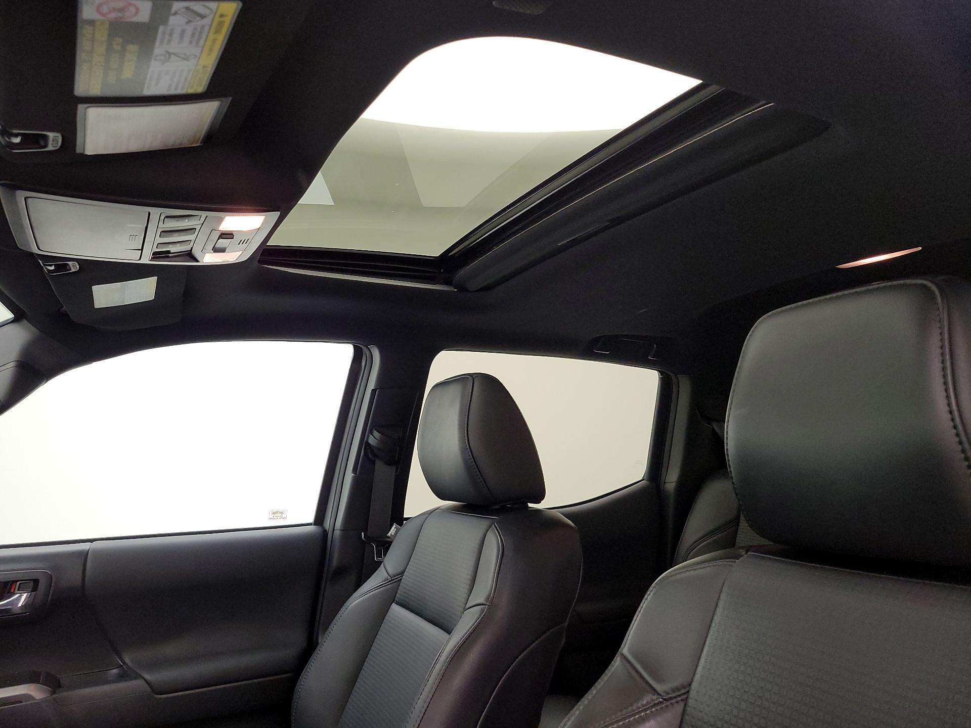 Thumbnail: 2019 Toyota Tacoma - 19
