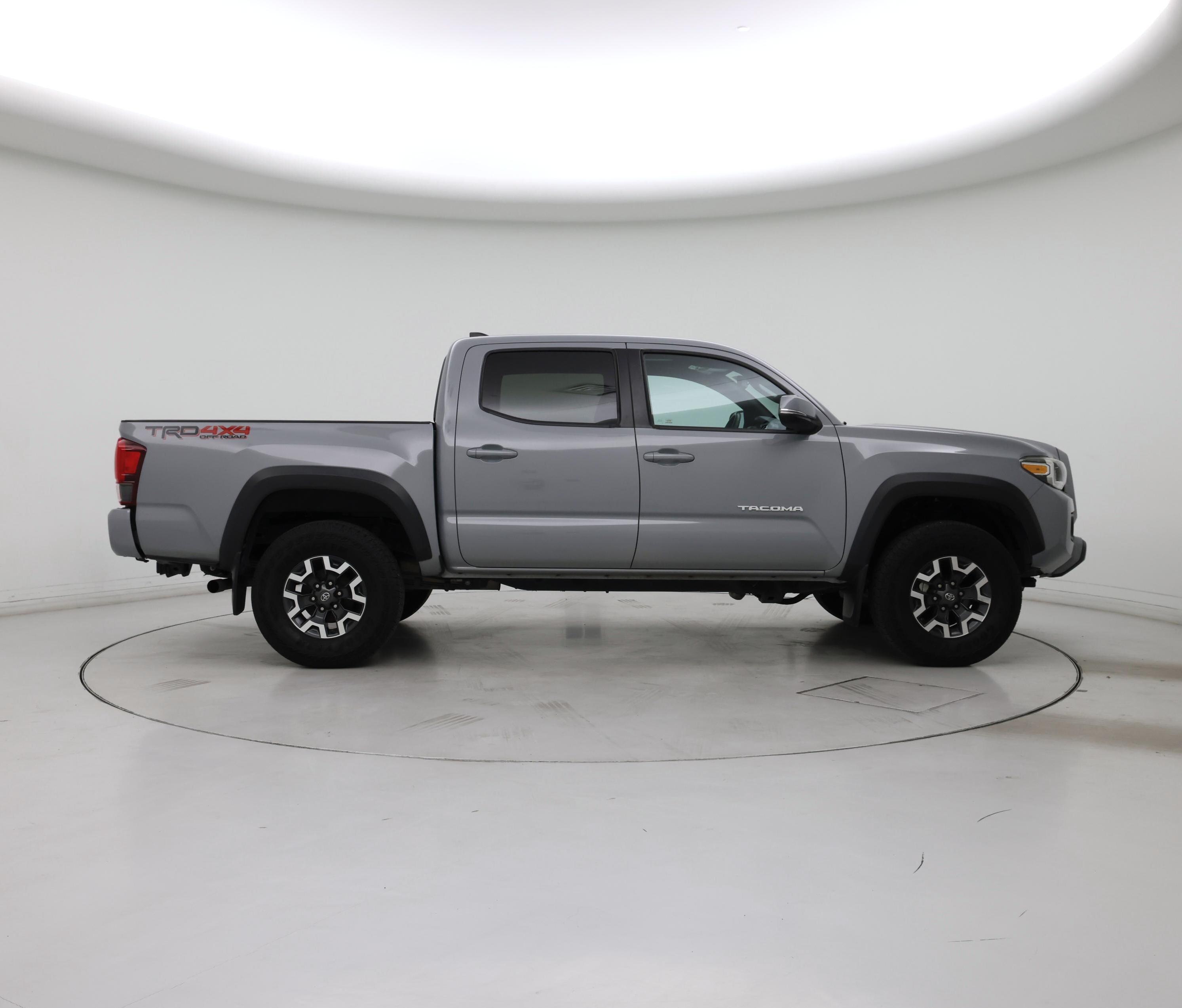 Thumbnail: 2019 Toyota Tacoma - 7