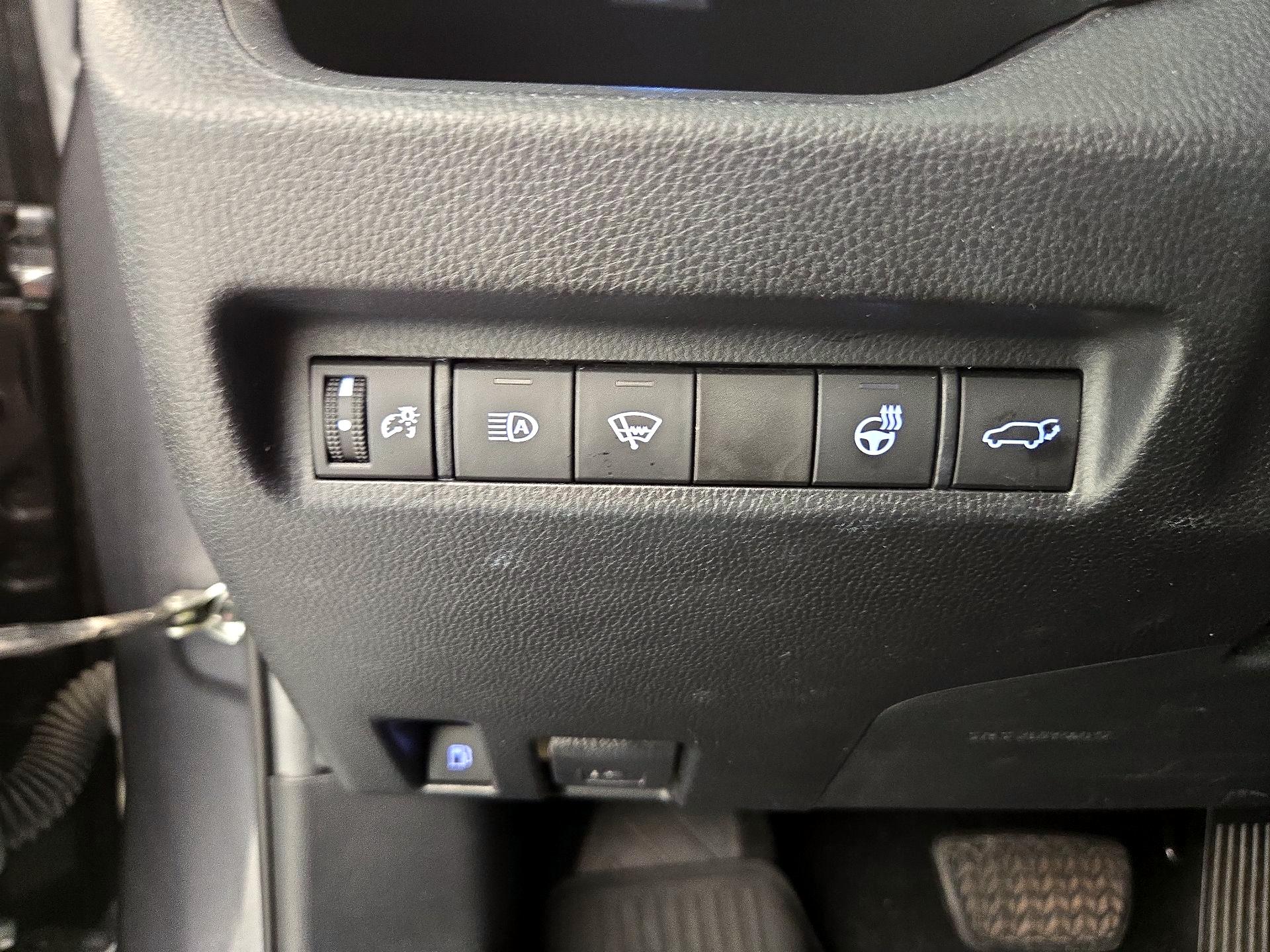 Thumbnail: 2021 Toyota RAV4 - 13