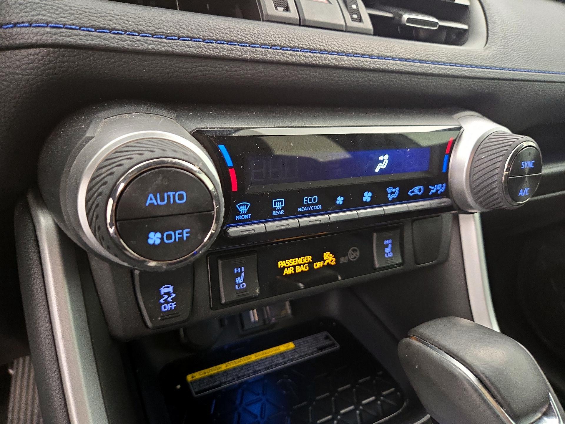 Thumbnail: 2021 Toyota RAV4 - 17