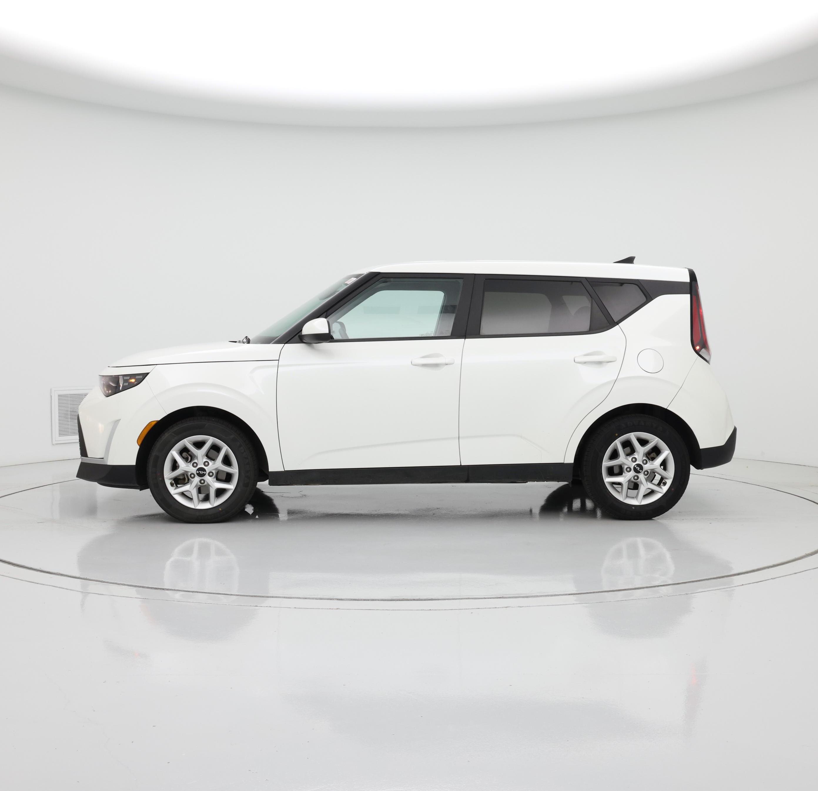 Thumbnail: 2023 Kia Soul - 3