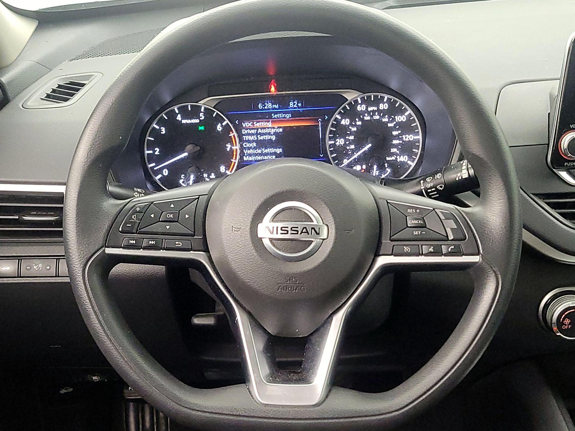 Thumbnail: 2020 Nissan Altima - 10