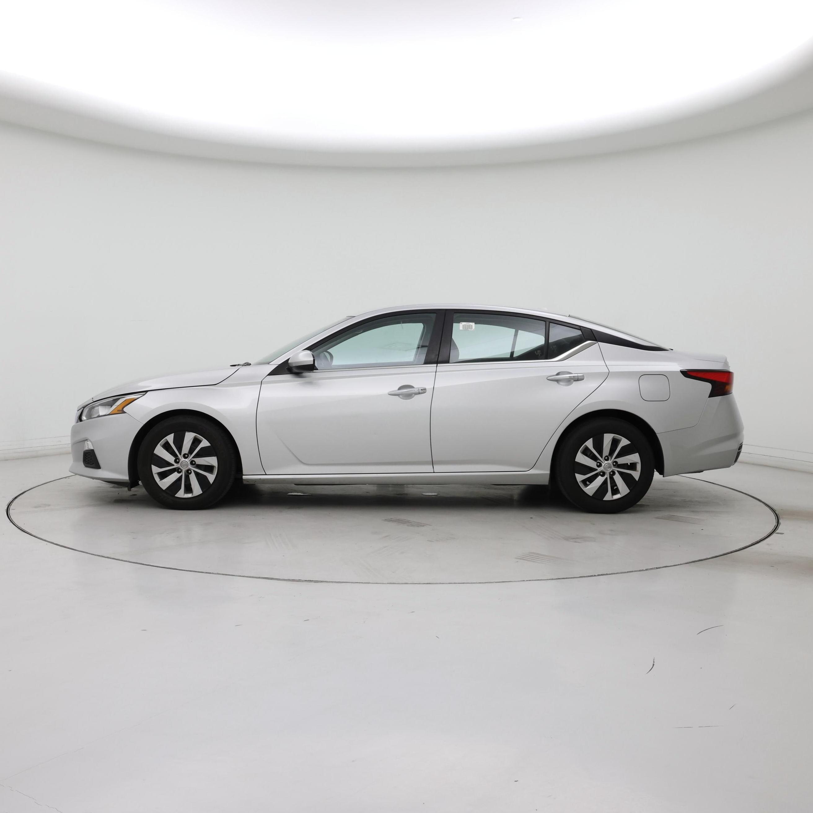 Thumbnail: 2020 Nissan Altima - 3