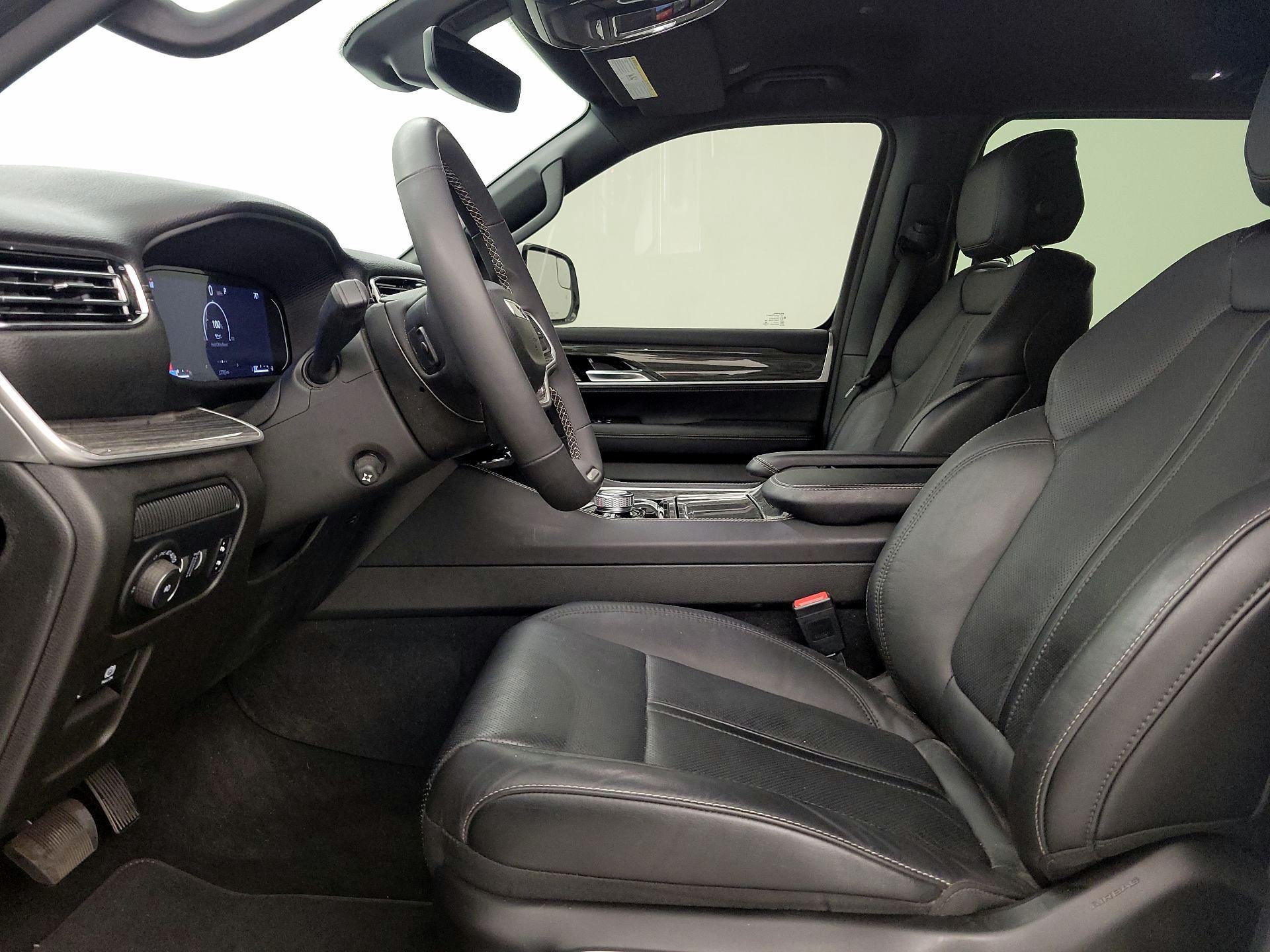 Thumbnail: 2022 Jeep Wagoneer - 11