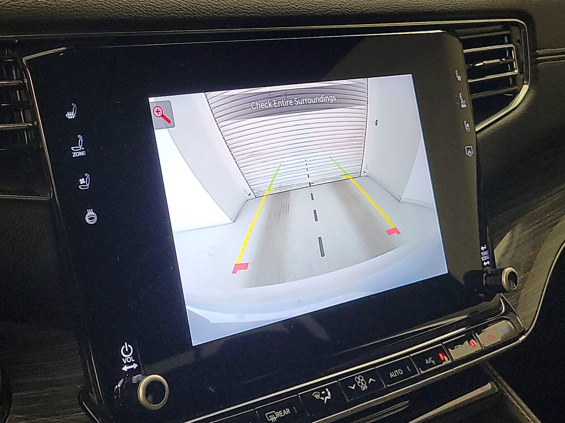 Thumbnail: 2022 Jeep Wagoneer - 15