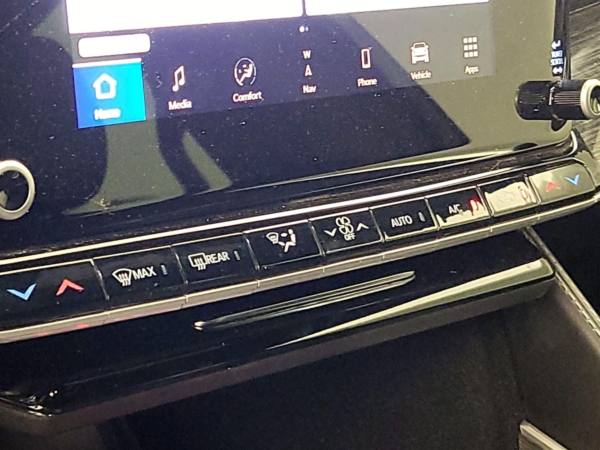 Thumbnail: 2022 Jeep Wagoneer - 17