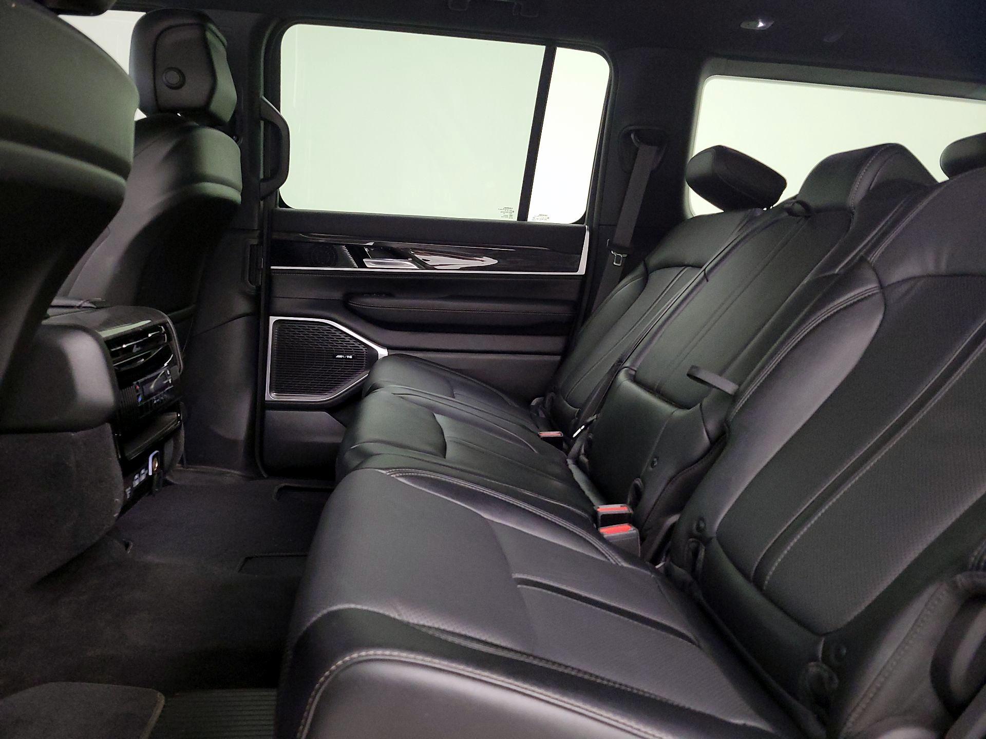 Thumbnail: 2022 Jeep Wagoneer - 20