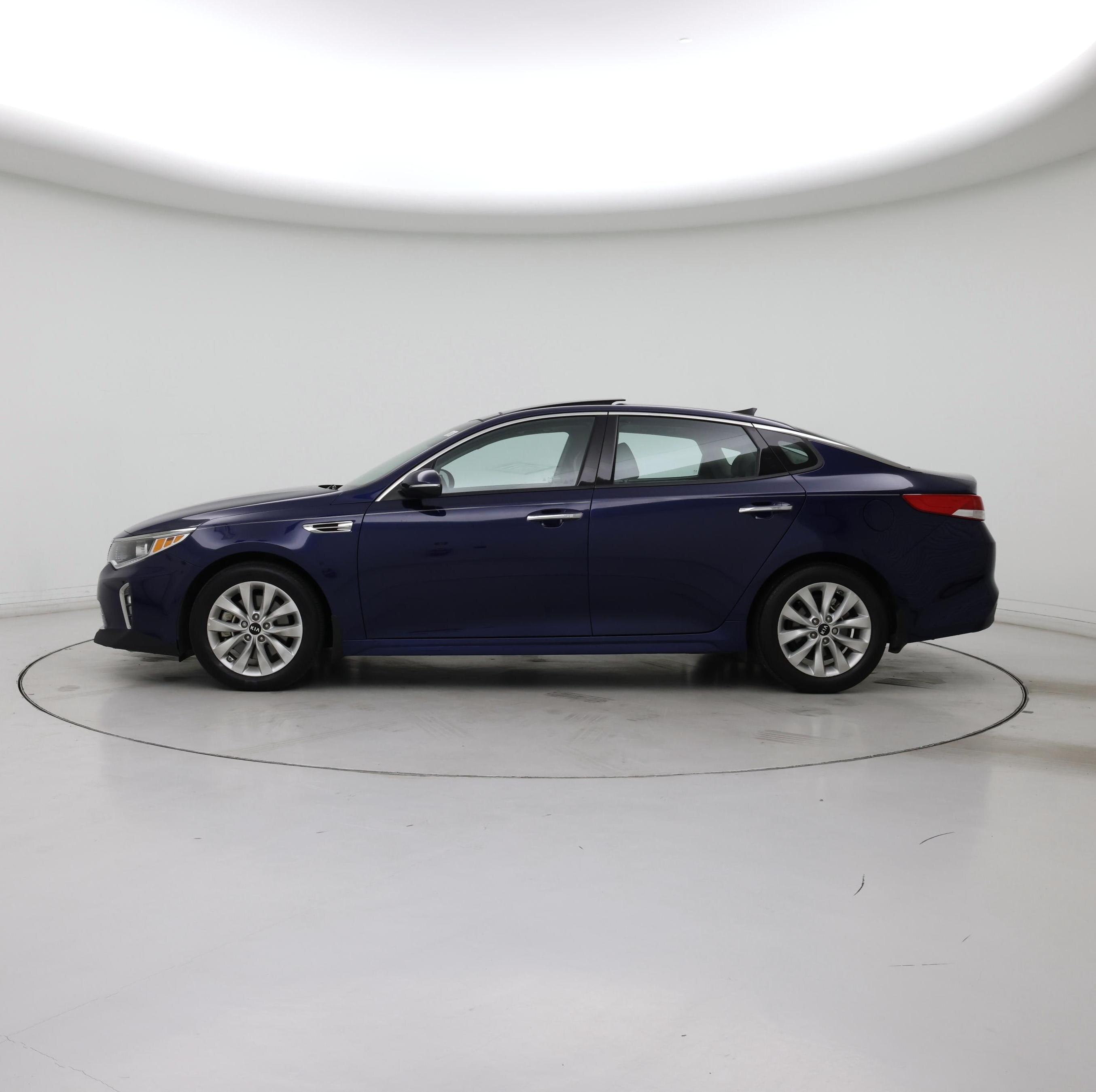 Thumbnail: 2018 Kia Optima - 3