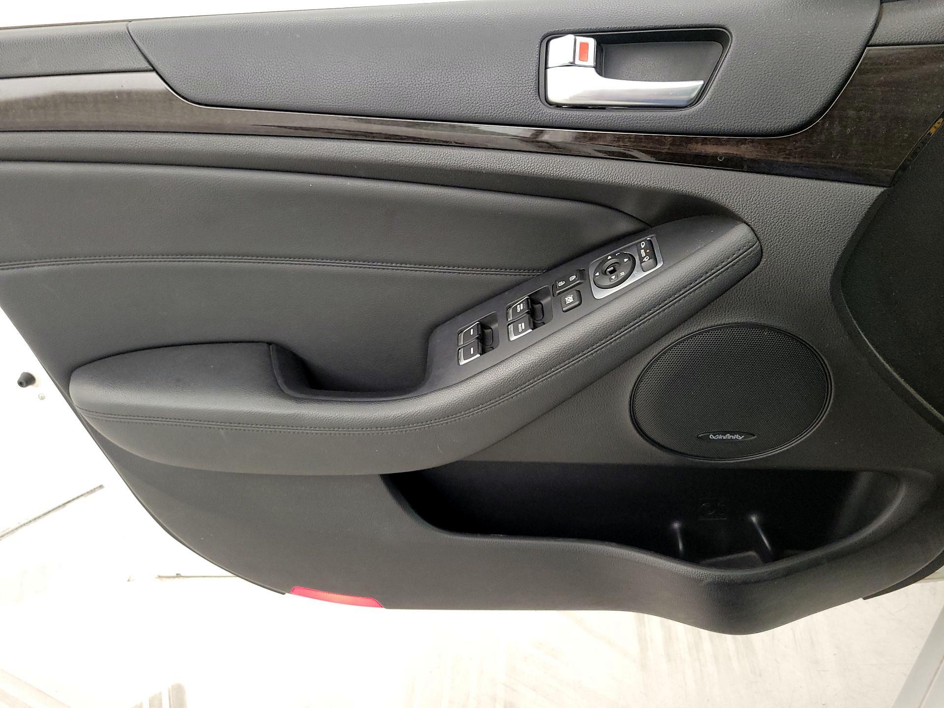 Thumbnail: 2015 Kia Cadenza - 12