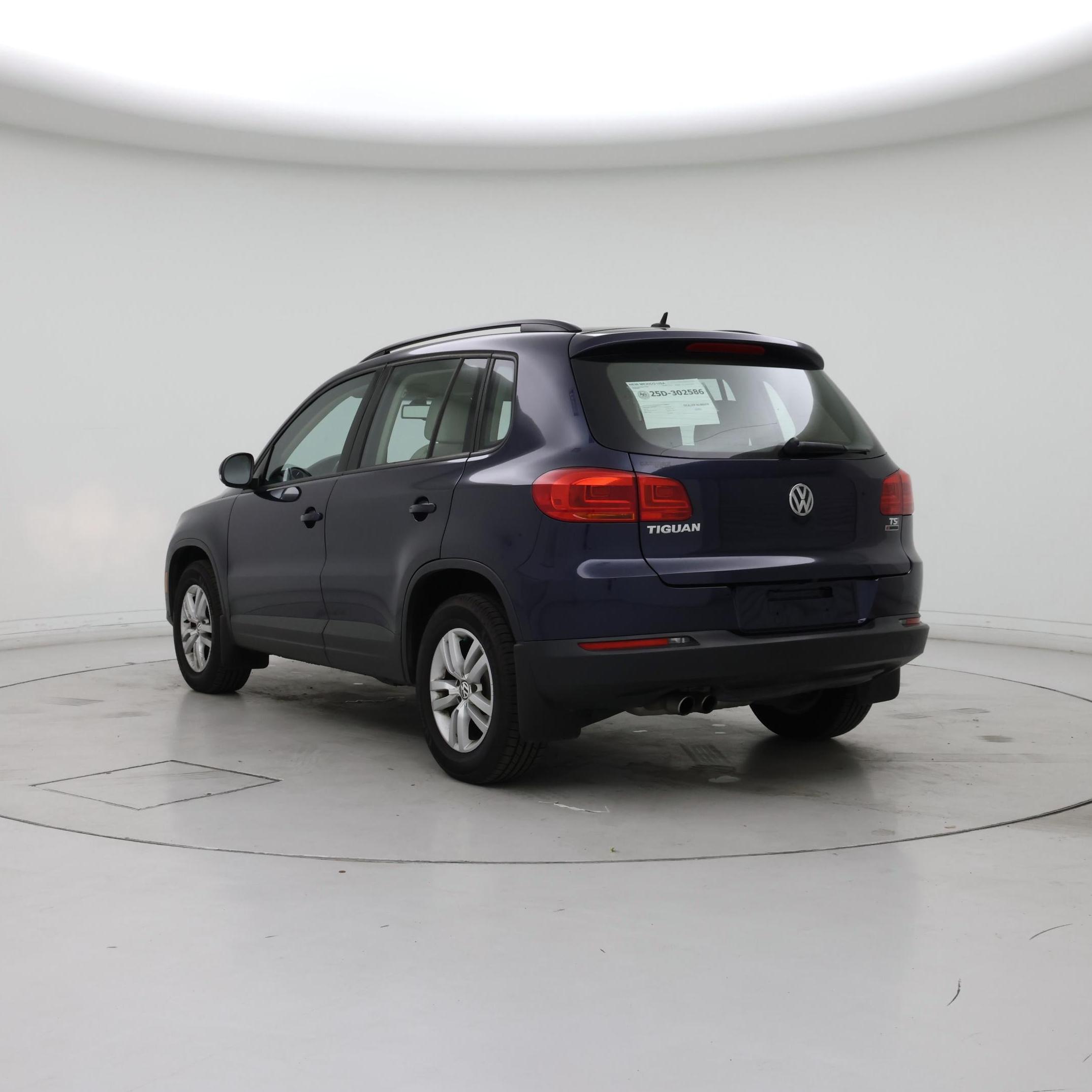 Thumbnail: 2016 Volkswagen Tiguan - 2