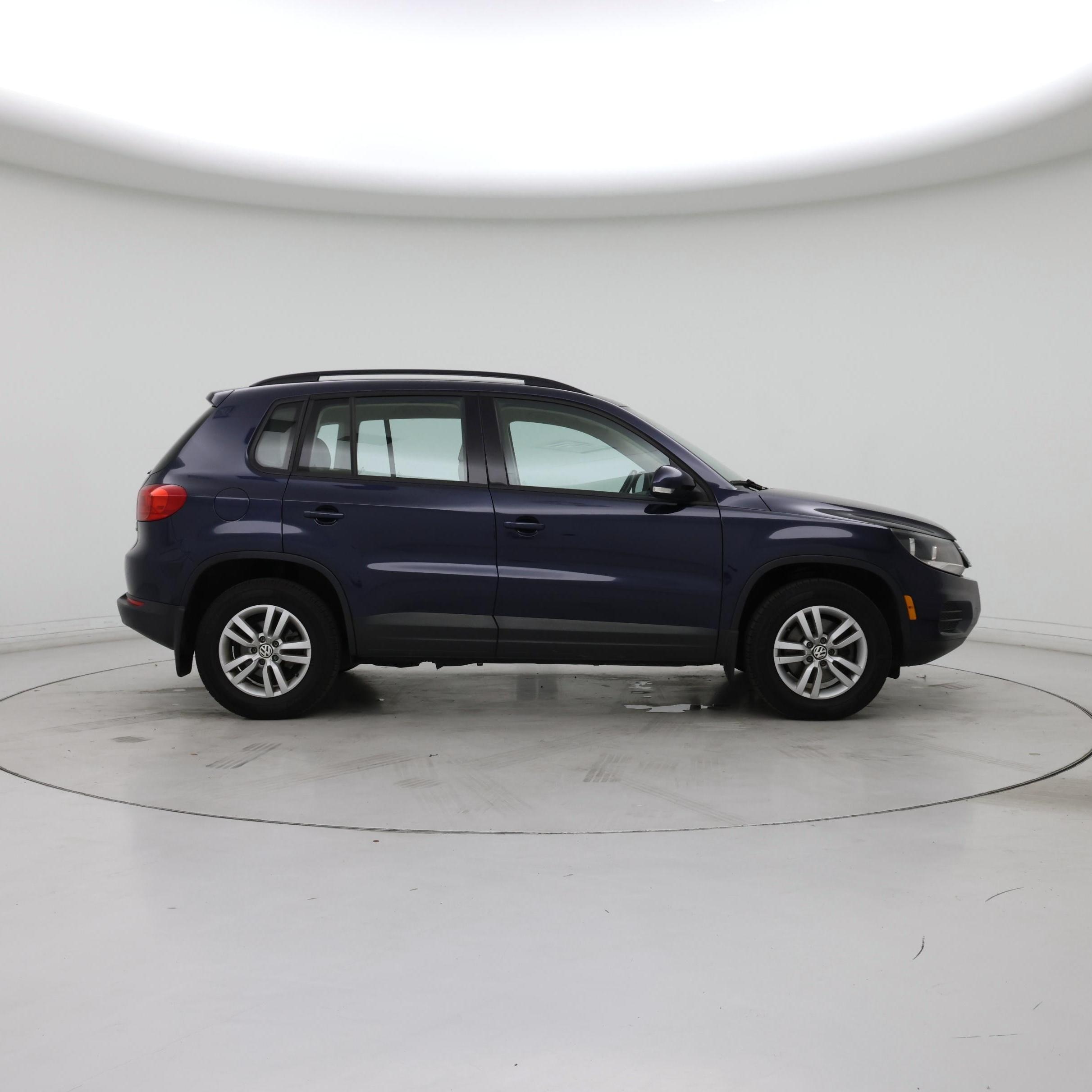 Thumbnail: 2016 Volkswagen Tiguan - 7