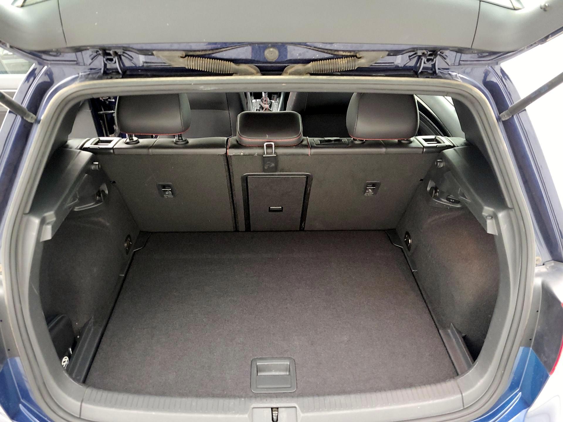 Thumbnail: 2015 Volkswagen Golf - 20