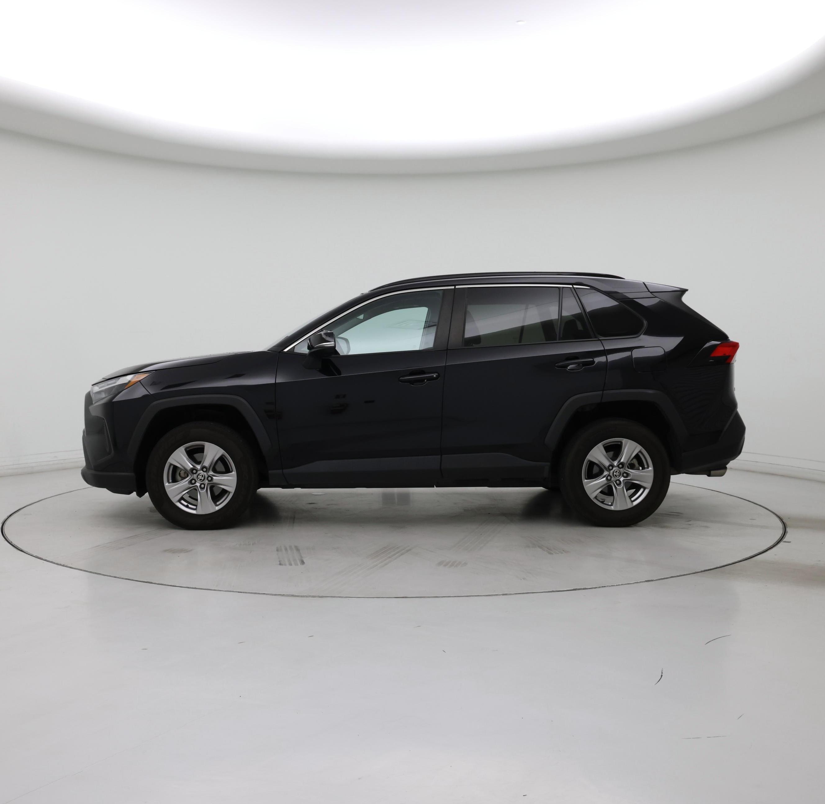 Thumbnail: 2022 Toyota RAV4 - 3