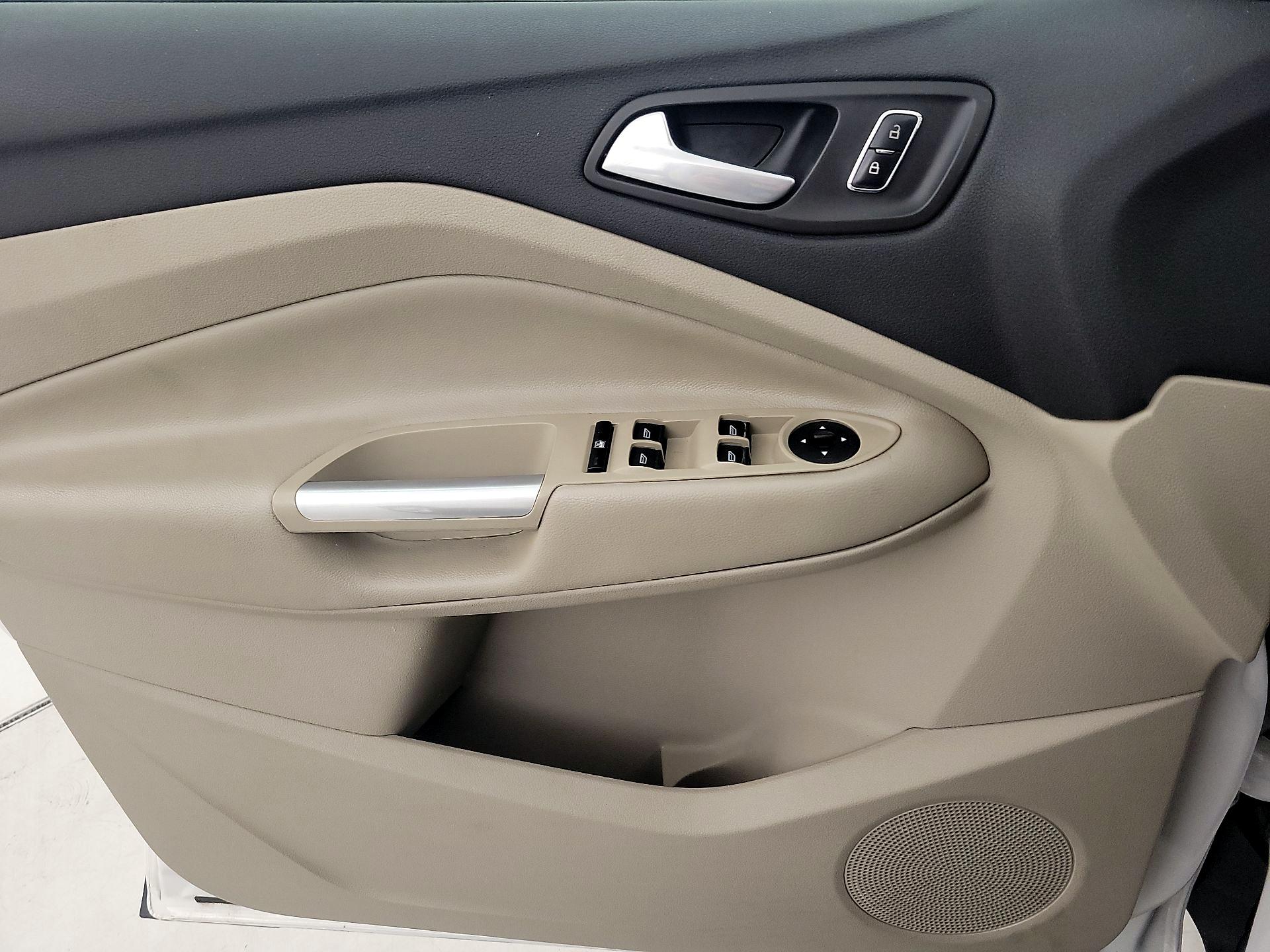 Thumbnail: 2016 Ford Escape - 12