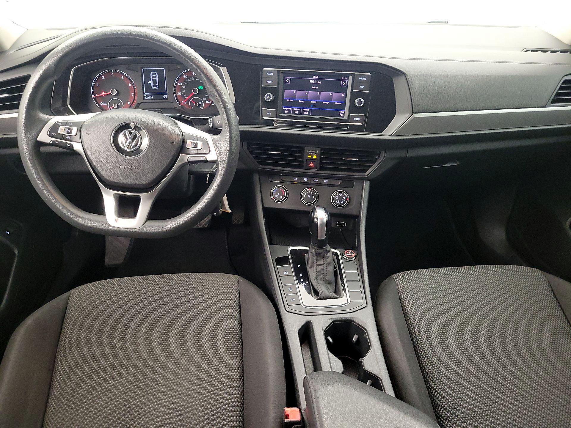Thumbnail: 2019 Volkswagen Jetta - 9
