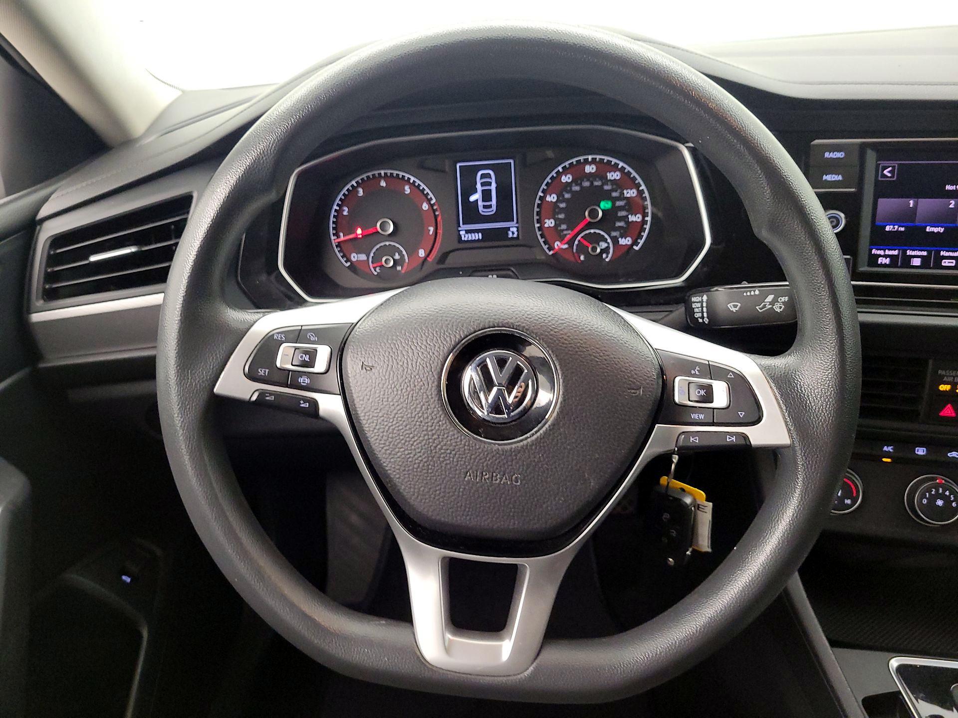 Thumbnail: 2019 Volkswagen Jetta - 10