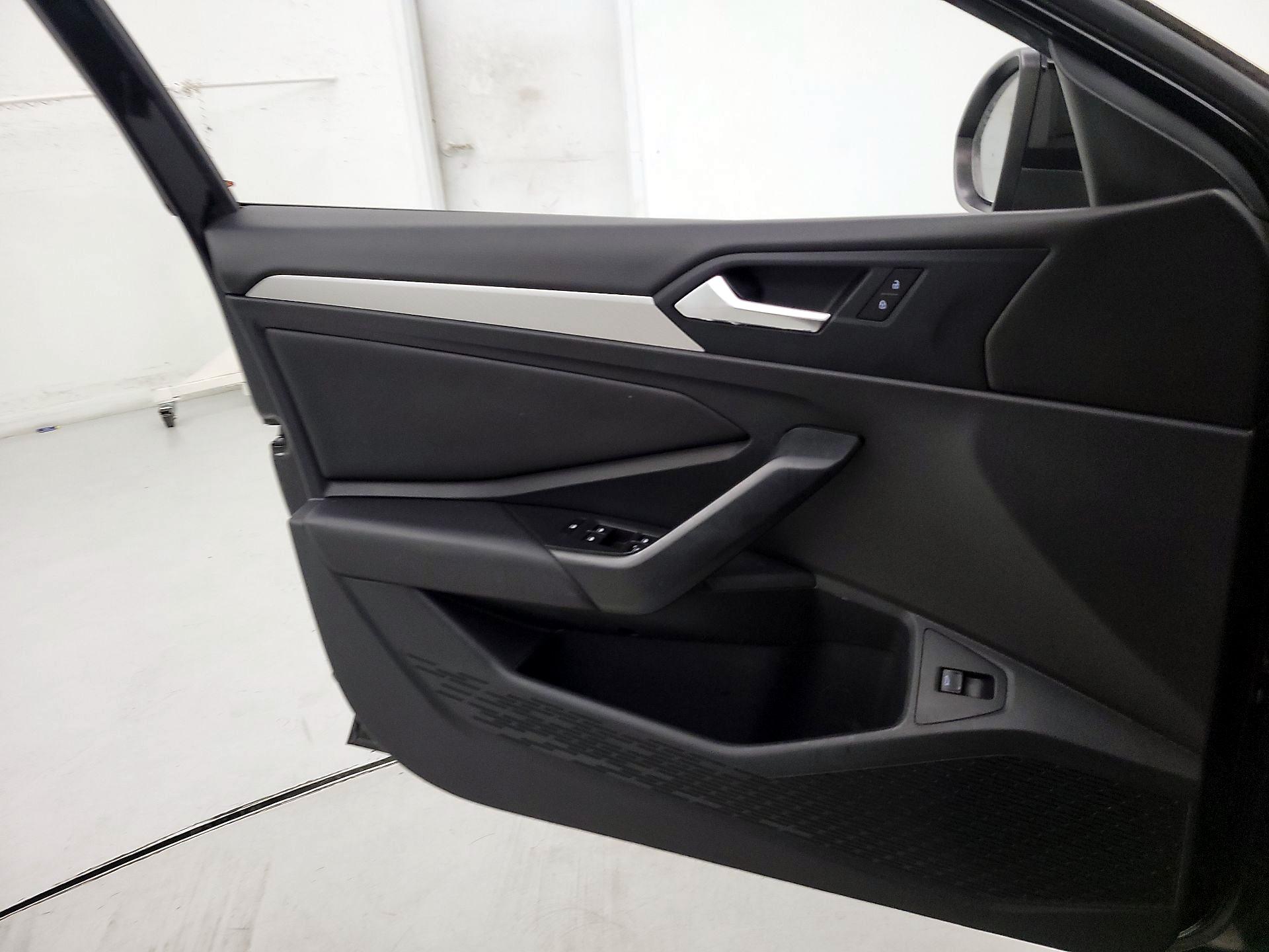 Thumbnail: 2019 Volkswagen Jetta - 12