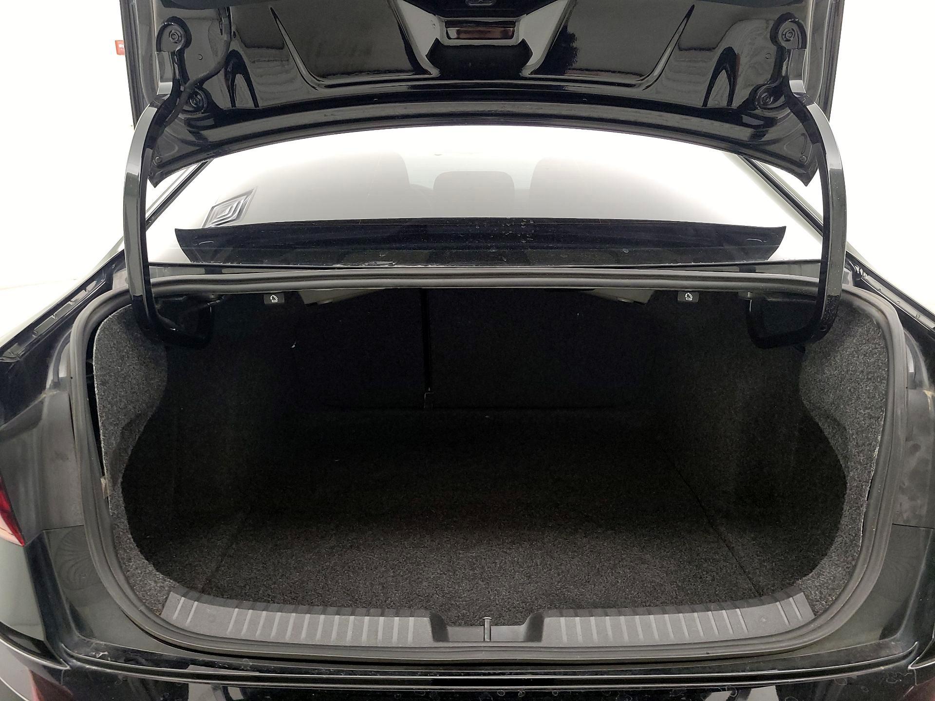 Thumbnail: 2019 Volkswagen Jetta - 20